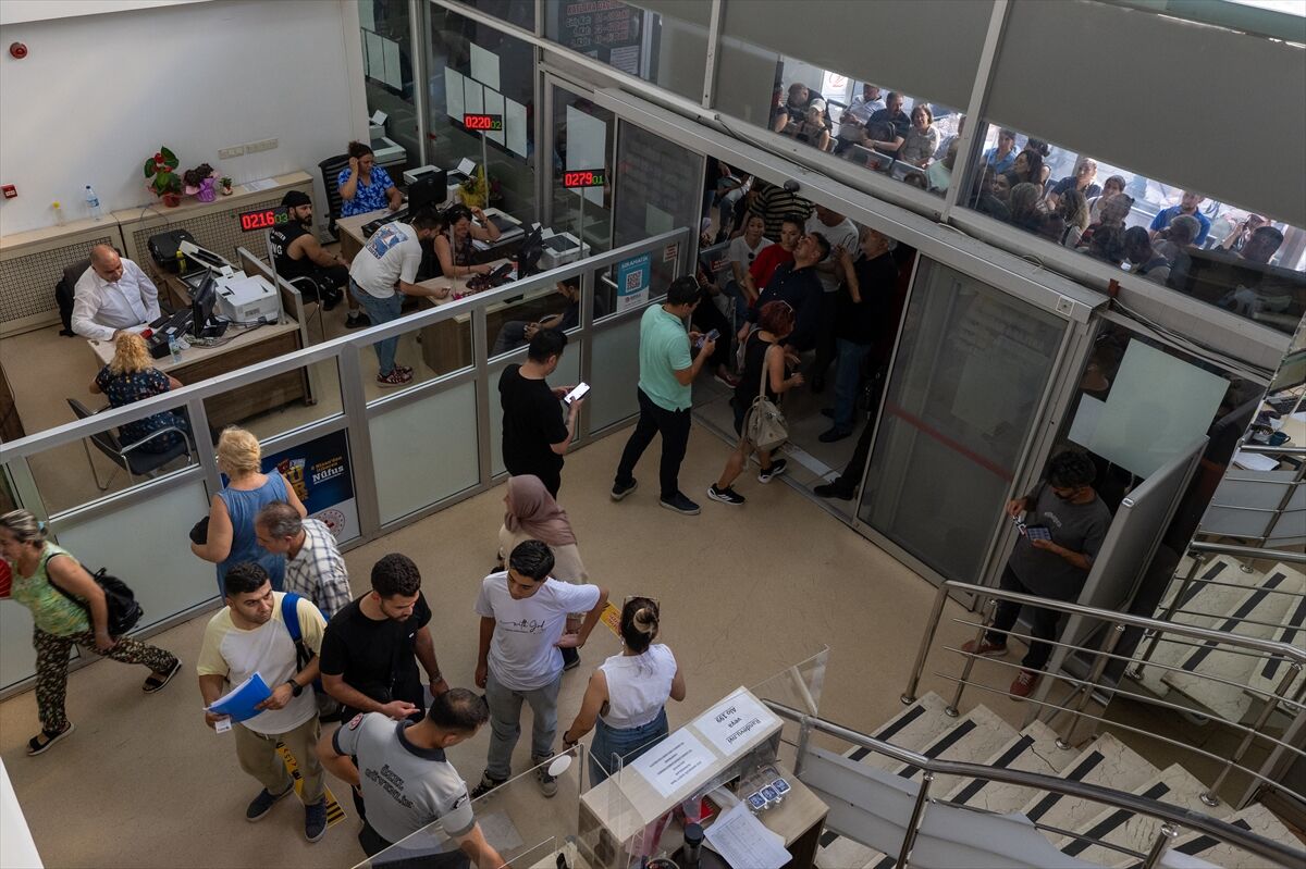 Nüfus müdürlüklerinde sürücü belgesi yenileme yoğunluğu yaşandı