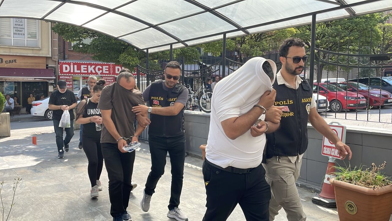 Eskişehir'de dublör kullanarak arsa satışı yaptıkları iddia edilen 7 şüpheli yakalandı