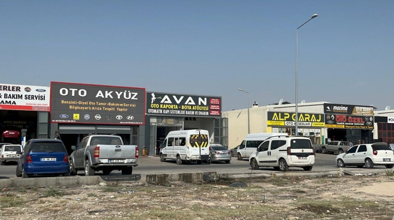 Aksaray'da bakımını yaptığı aracın altında kalan çocuk yaralandı