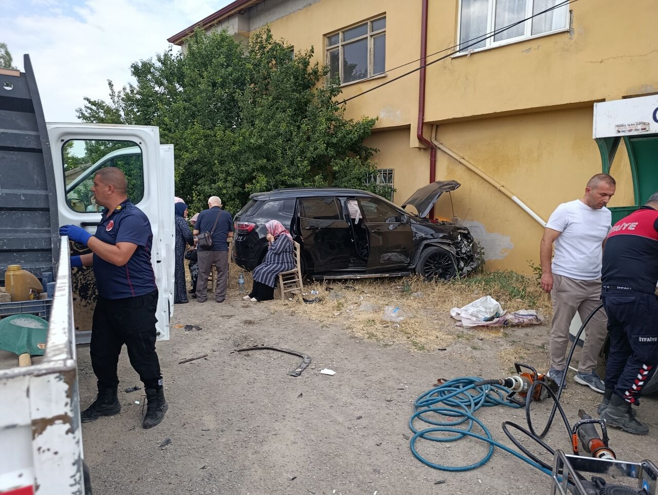 Sivas’ta iki otomobilin çarpışması sonucu 5 kişi yaralandı