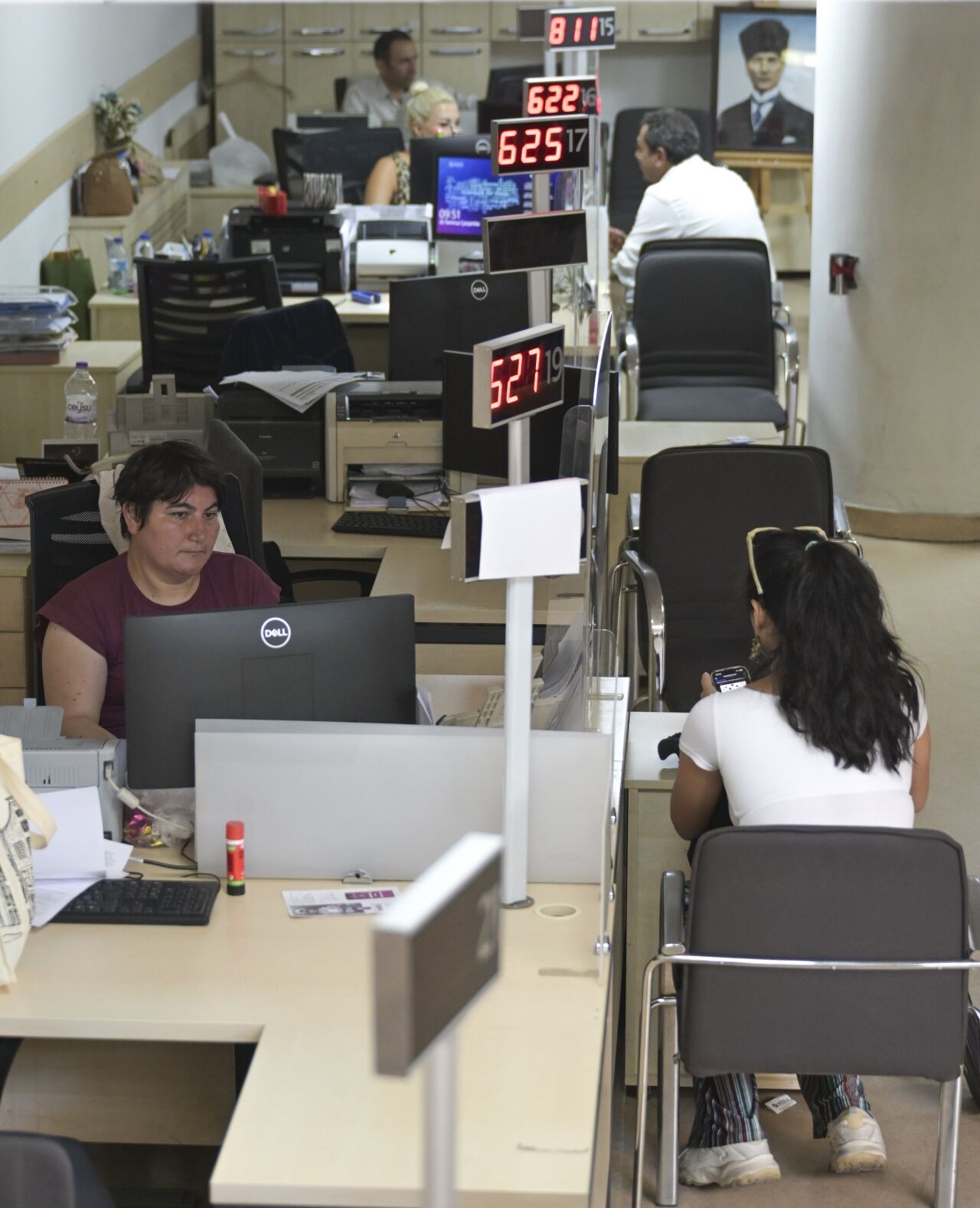 Eski tip sürücü belgelerinin yenilenmesi için verilen süre yarın sona eriyor