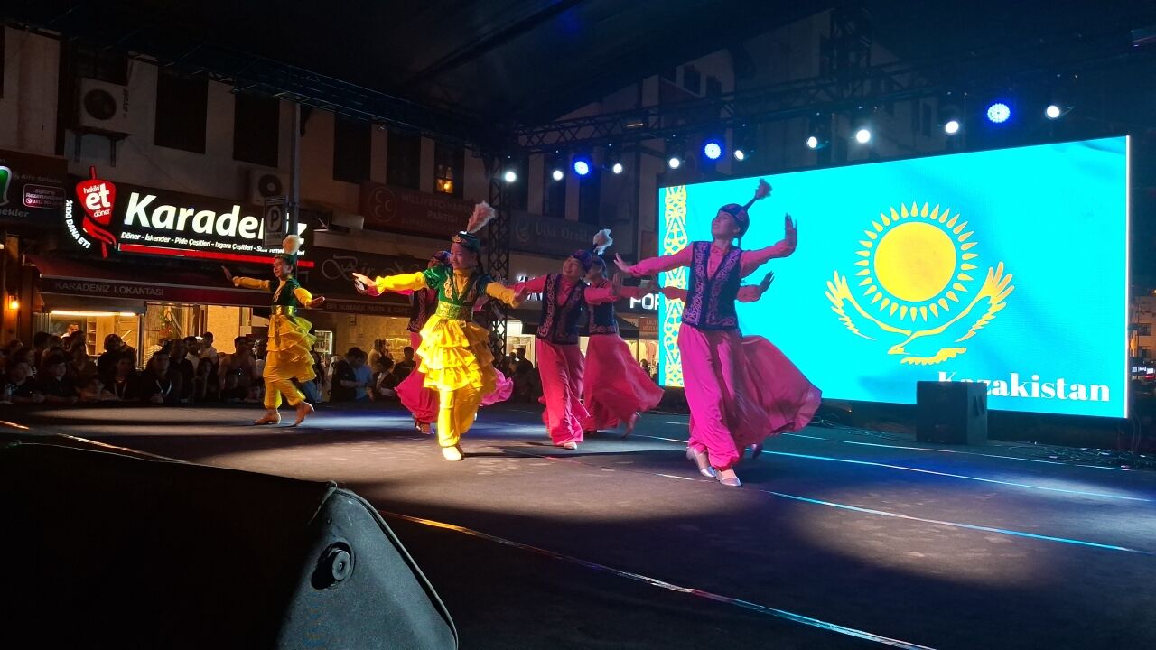 Beypazarı'nda, 2. Uluslararası Halk Dansları ve Müzik Festivali başladı
