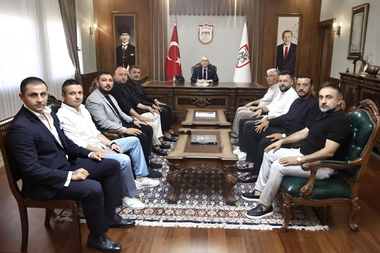 Sivasspor, yönetimi Vali Şimşek'i ziyaret etti