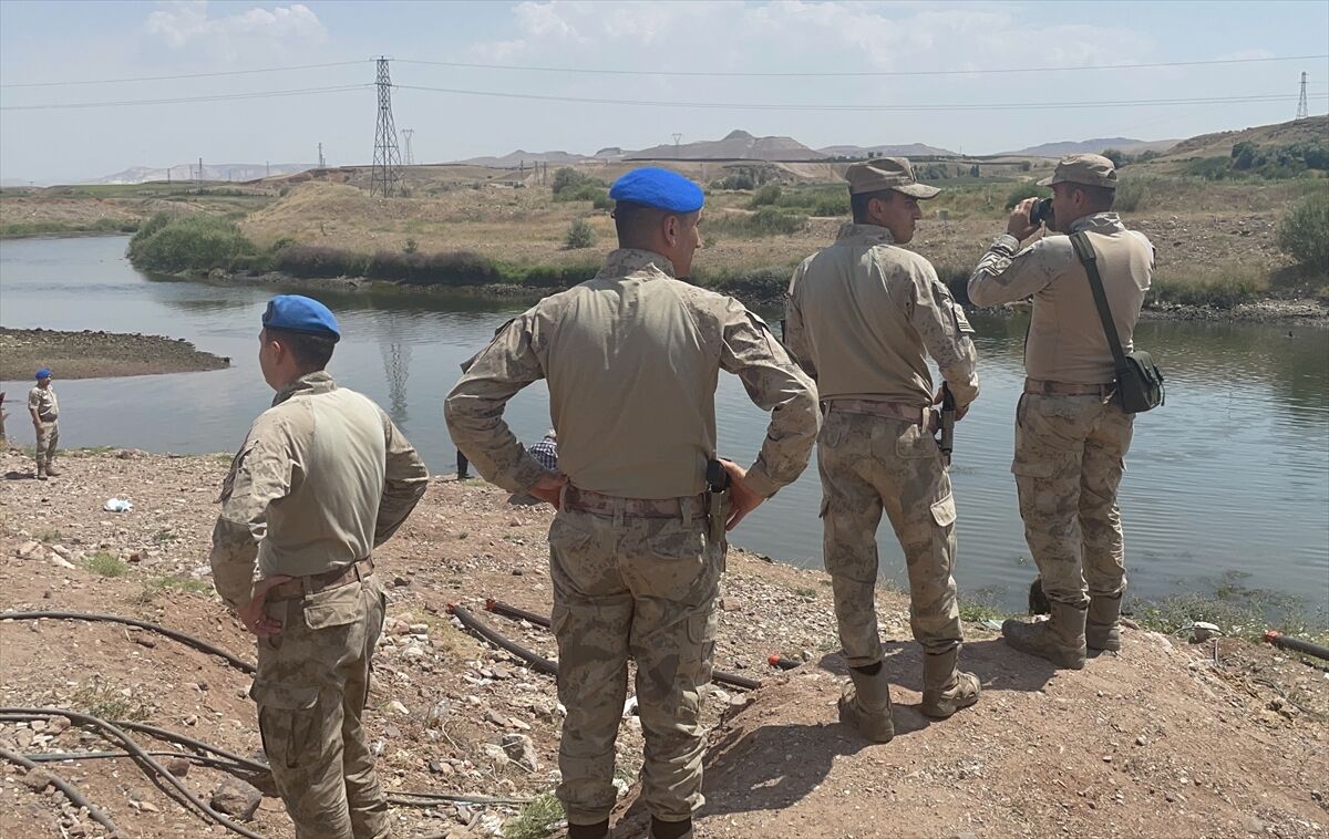 Nevşehir'de Kızılırmak'a giren kişi kayboldu