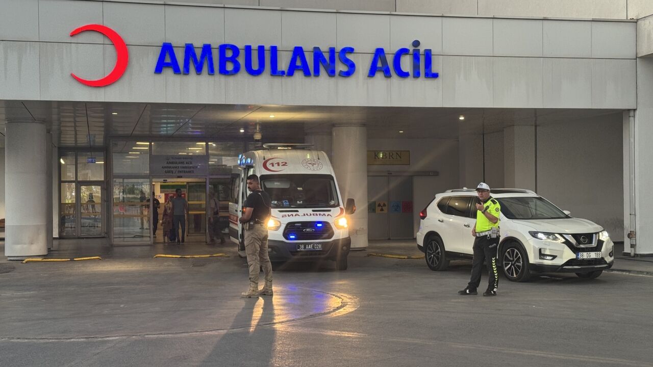 GÜNCELLEME - Kayseri'deki trafik kazasında ağır yaralanan başkomiser hayatını kaybetti
