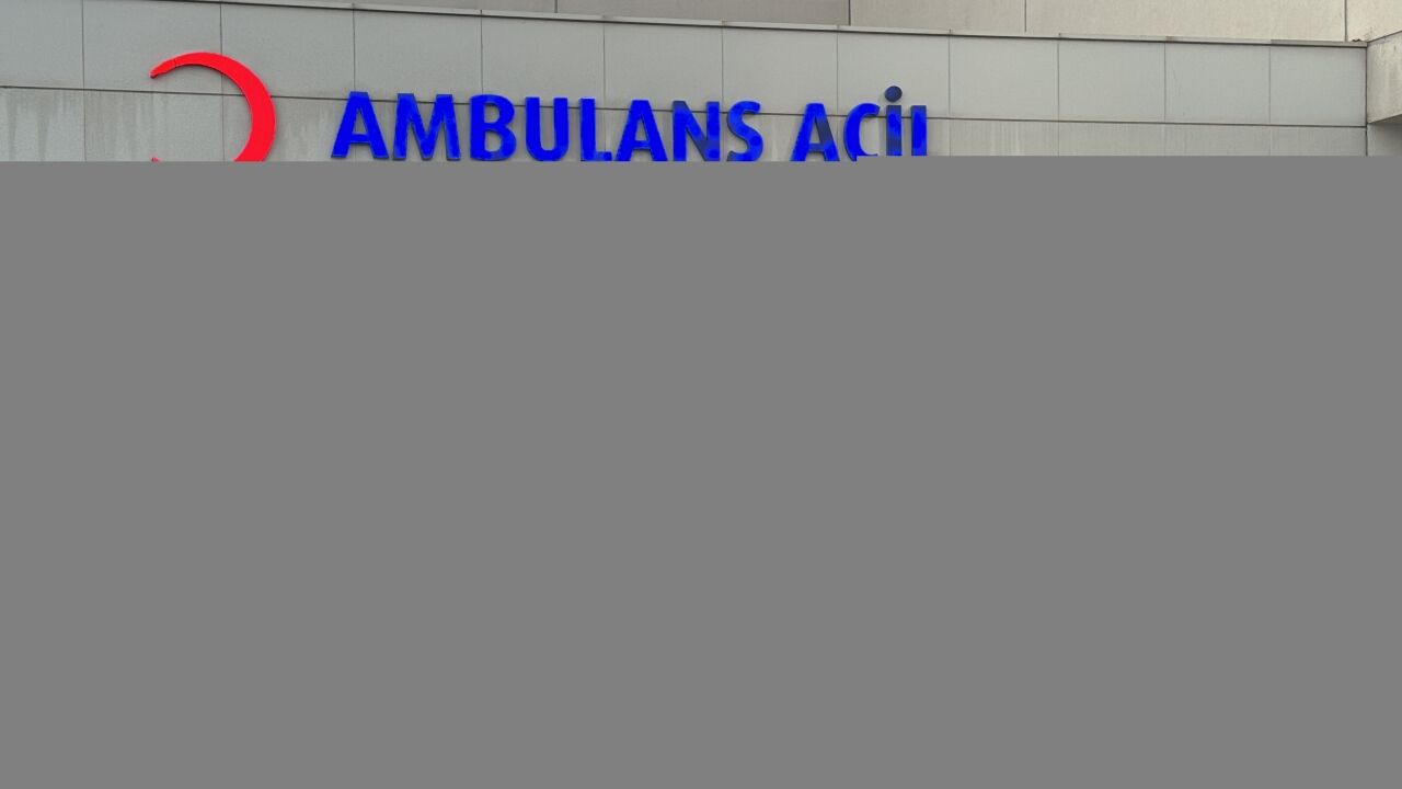 Kayseri'de kamyon ile otomobilin çarpıştığı kazada biri başkomiser 2 polis yaralandı