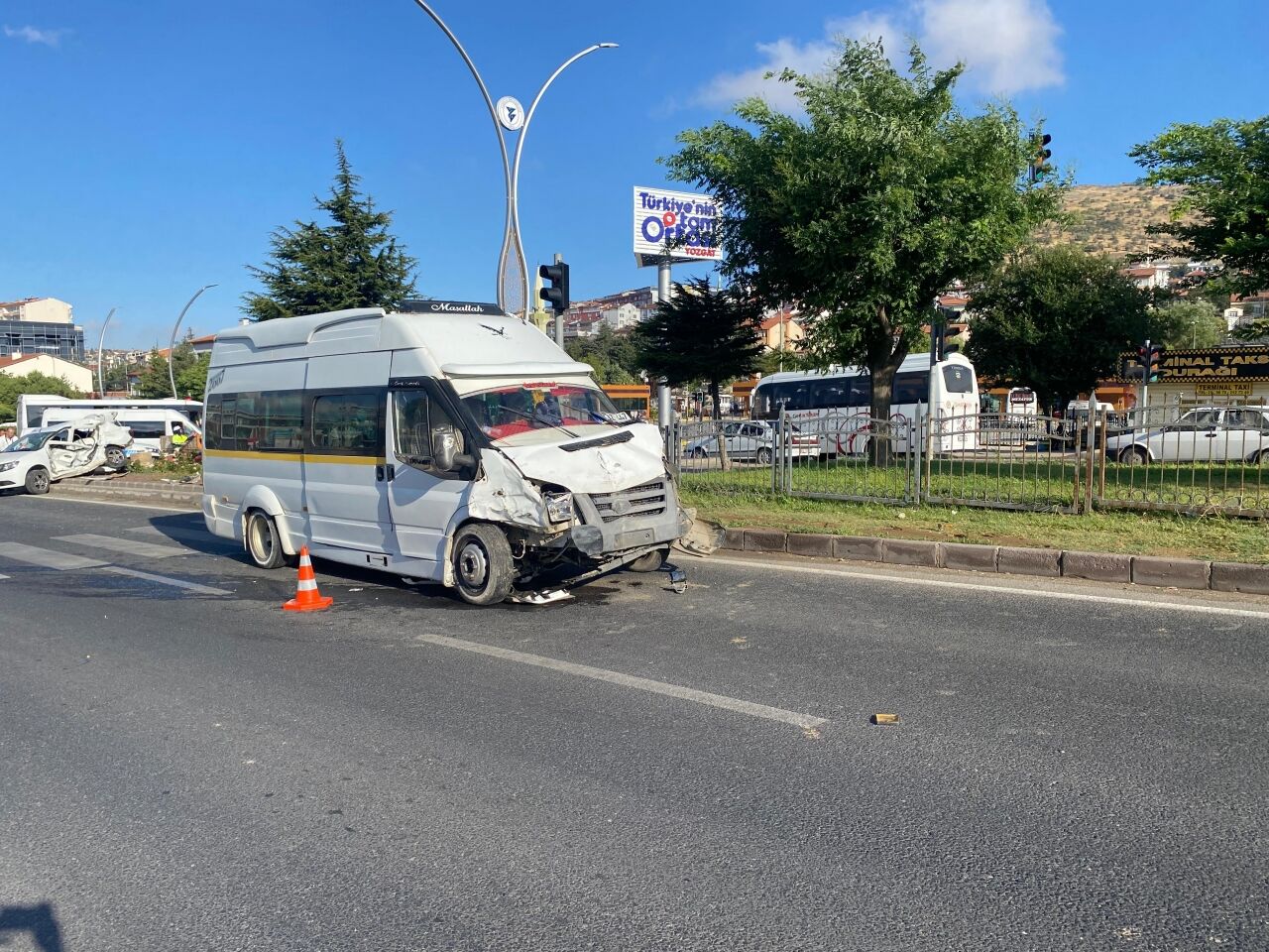 Yozgat'ta minibüs ile otomobil çarpıştı, 1 kişi öldü, 2 kişi yaralandı