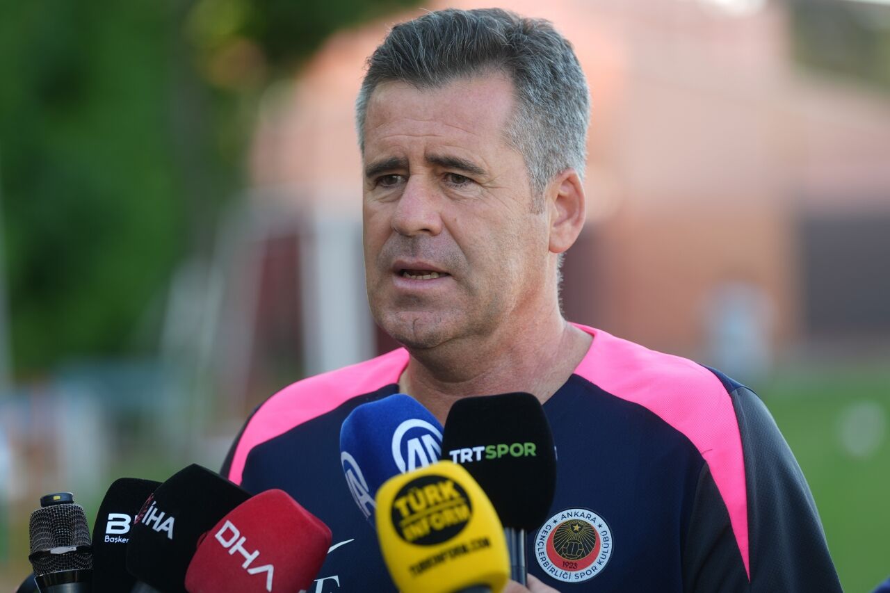 Gençlerbirliği Teknik Direktörü Hüseyin Eroğlu, taraftardan "dolu stat" istedi: