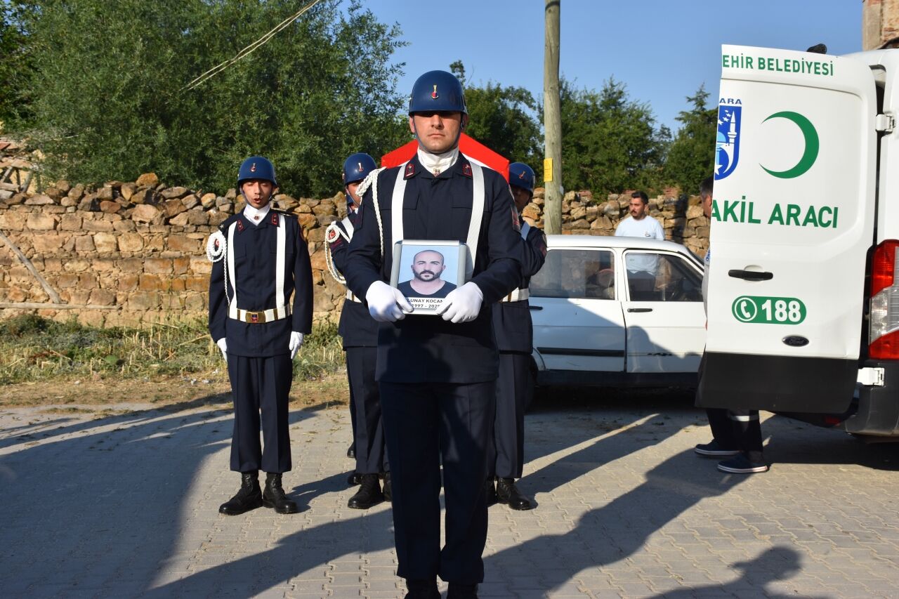 Orman yangını şehitlerinden Kocaman'ın cenazesi Eskişehir'de defnedildi