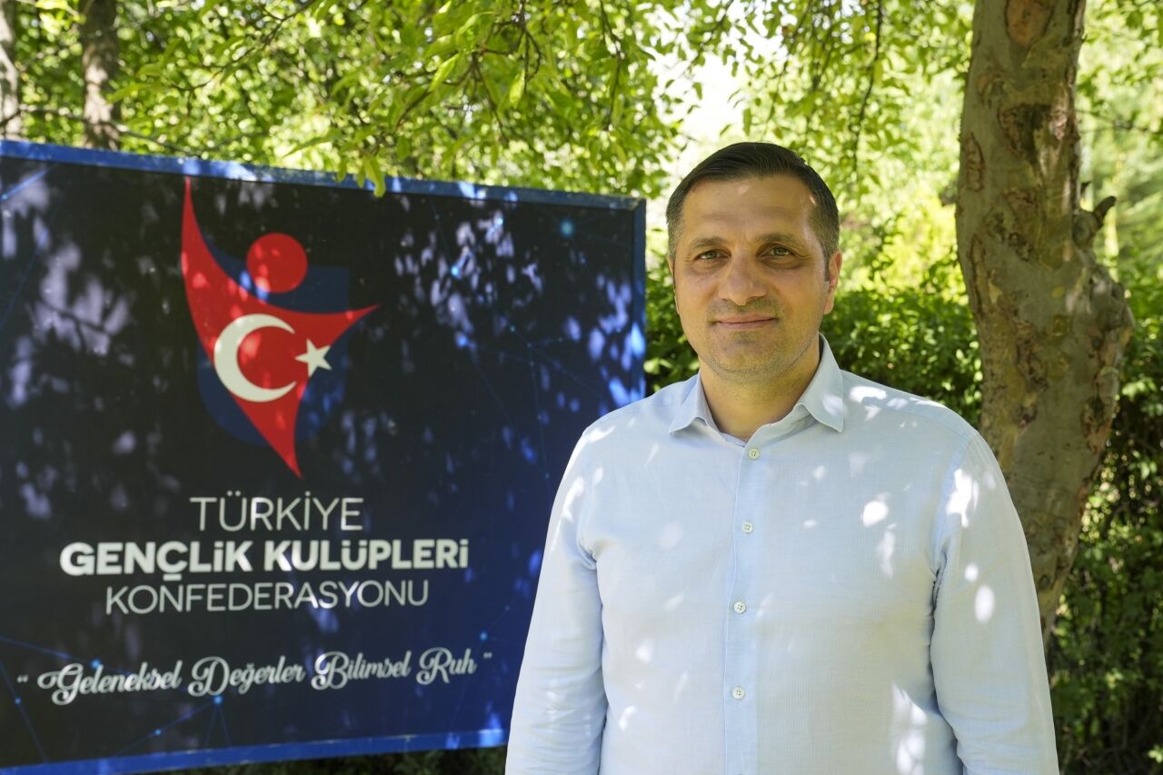 GENÇKONFED anketine göre halkın yüzde 53,5'i AB üyeliğinin Türkiye'ye ekonomik katkı sağlayacağını düşünüyor