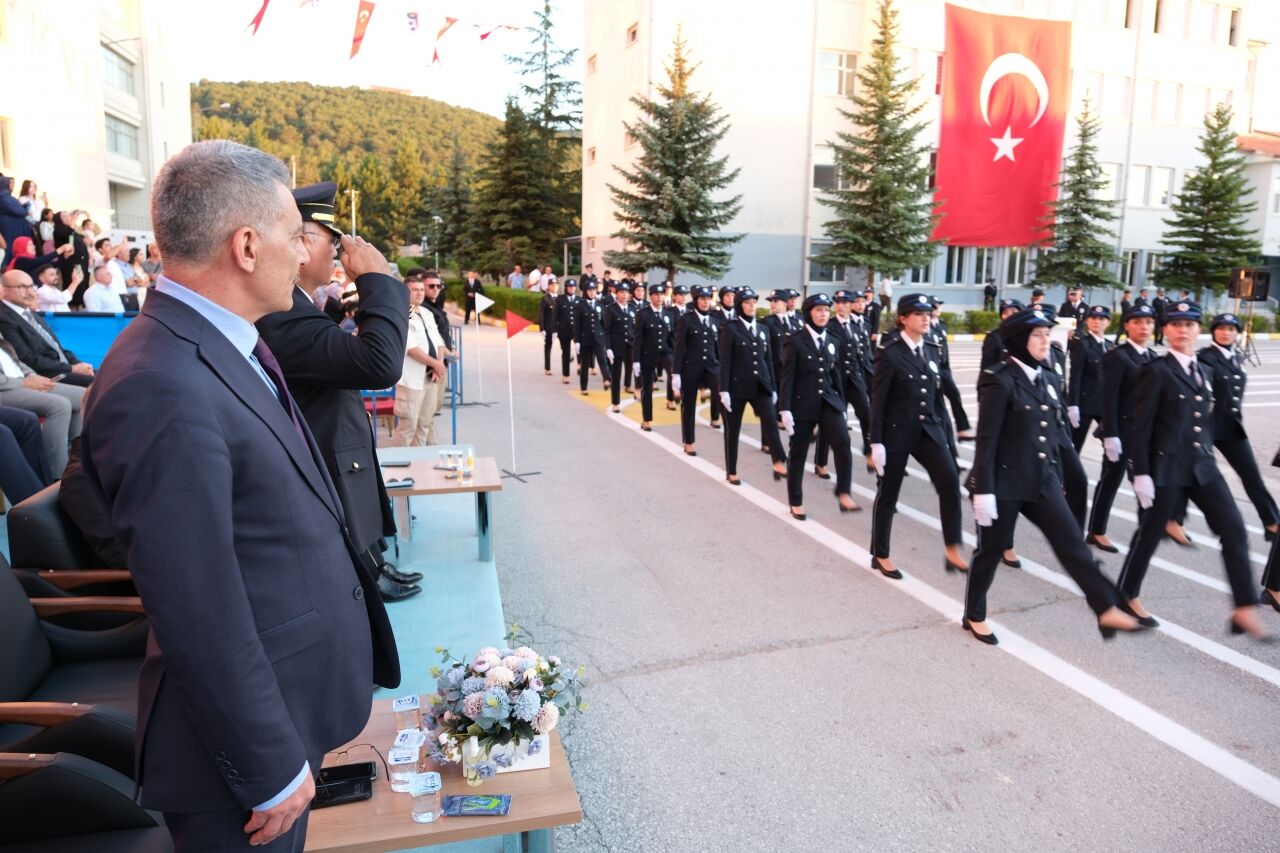 Yozgat'ta eğitimini tamamlayan 297 kadın polis adayı mezun oldu