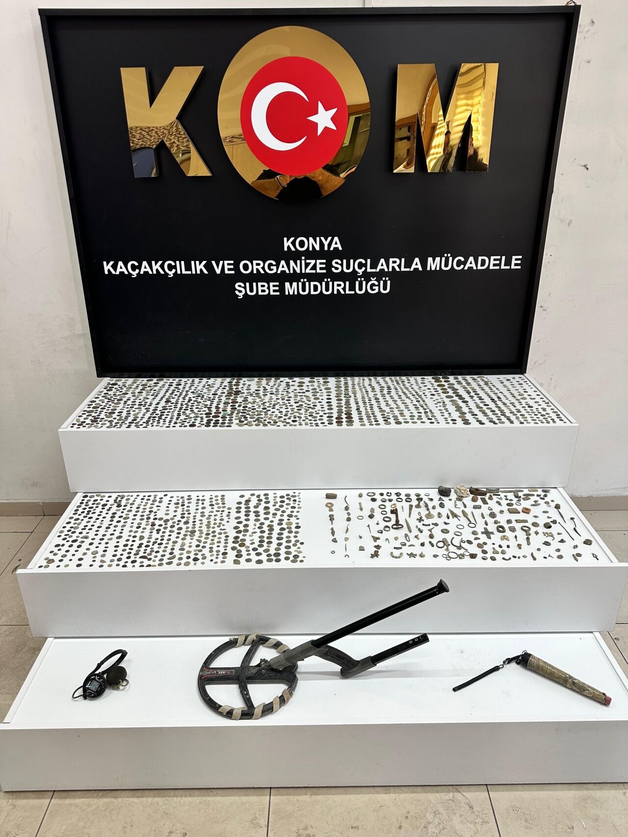 Konya'da tarihi eser operasyonunda 2 bin 108 parça eser ele geçirildi