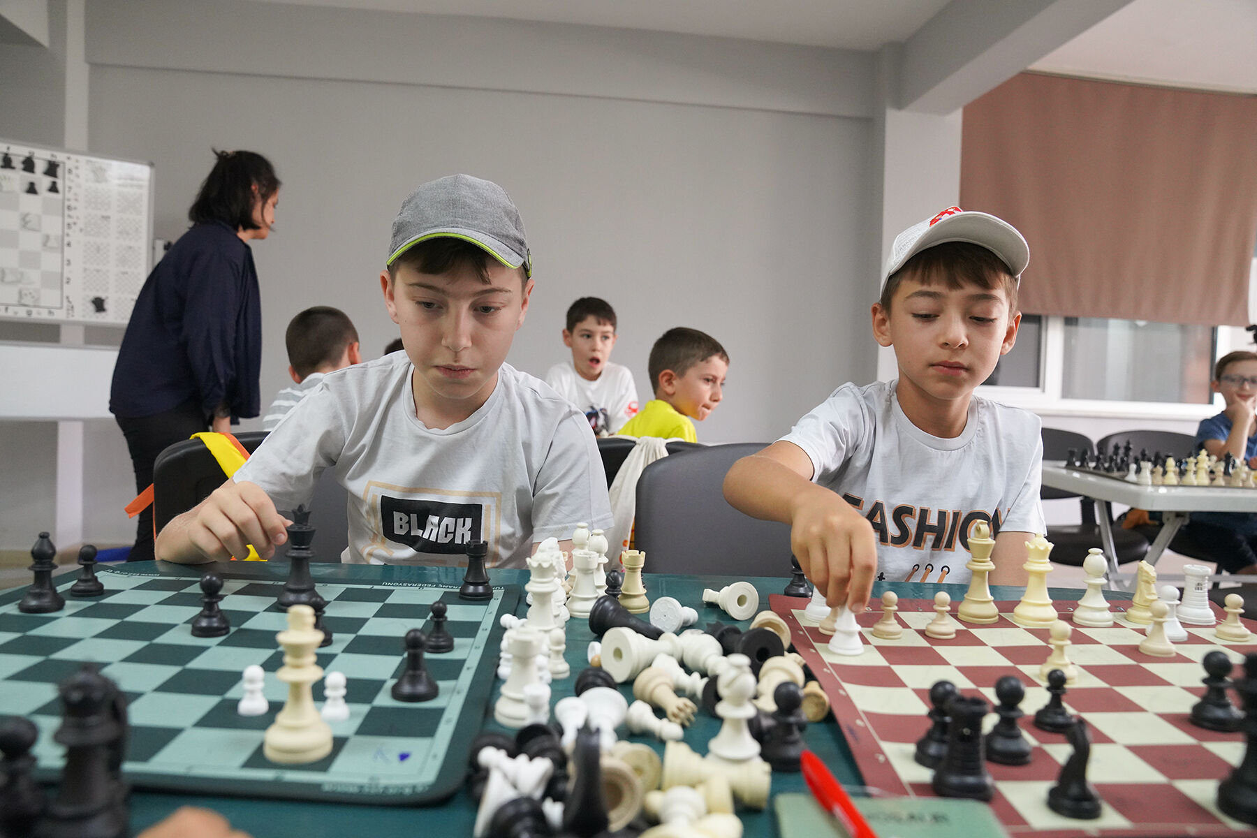 Zihinlerini satrançla güçlendiriyorlar