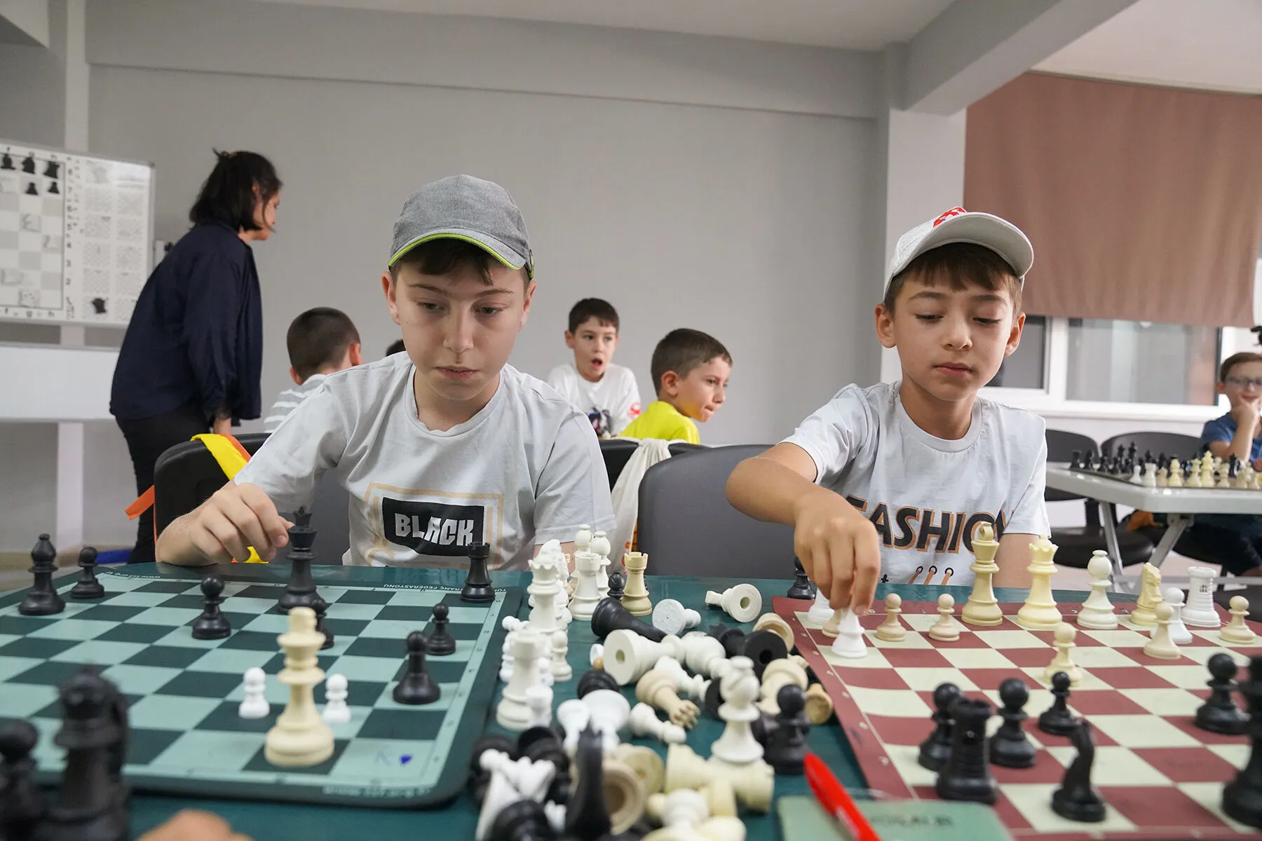 Zihinlerini satrançla güçlendiriyorlar