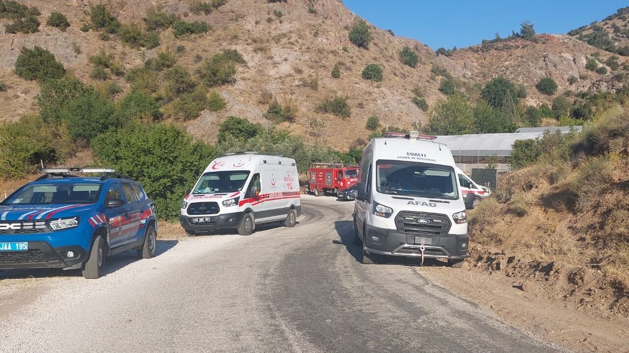 Eskişehir'de Sakarya Nehri'nde kaybolan 2 kişi için arama çalışması başlatıldı