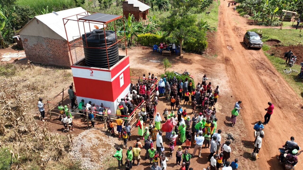 Türk Kızılay, Uganda'da 10 güneş enerjili su kuyusu açtı