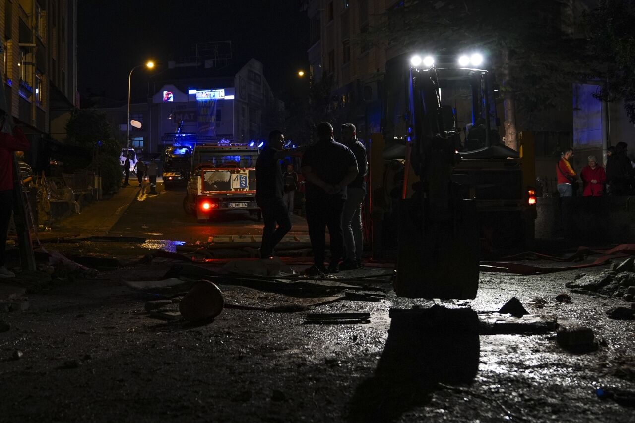 Ankara'da sağanak nedeniyle duvarı çöken binada 1 kişi yaralandı