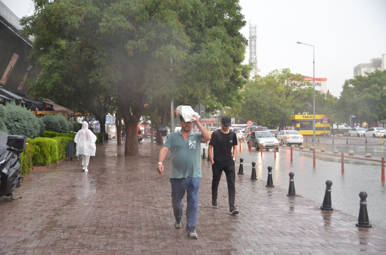 Konya'da sağanak etkili oldu