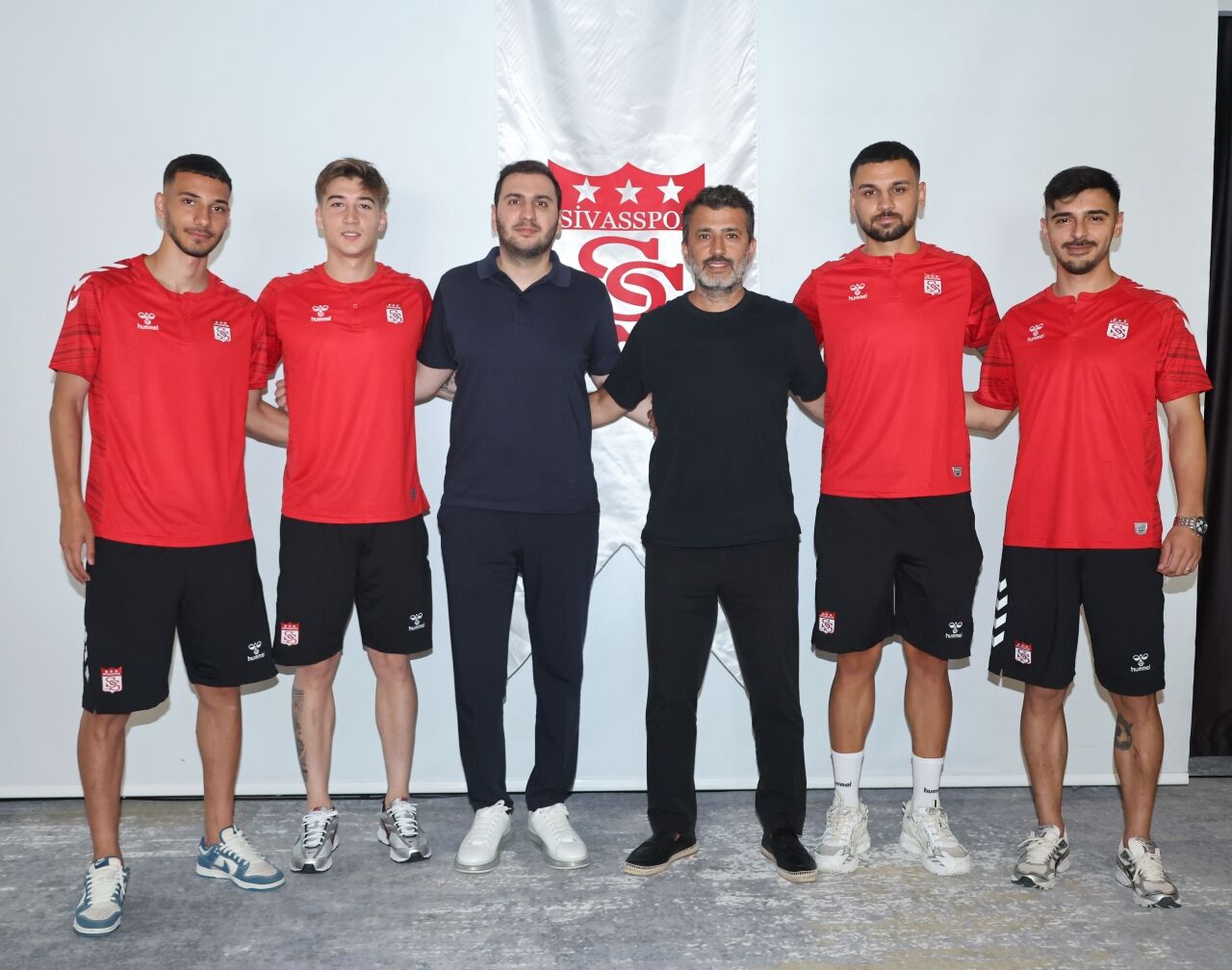 Sivasspor, 4 futbolcu ile anlaşma sağladı