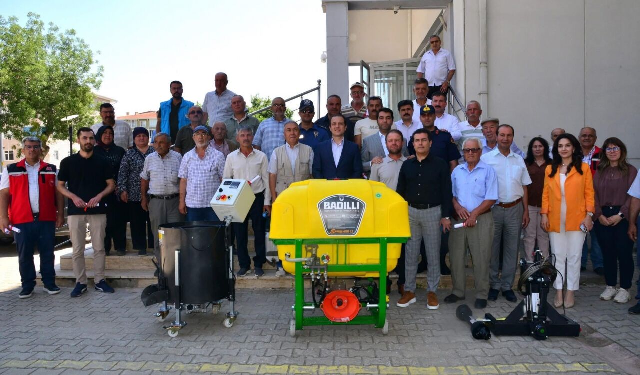 Kırşehir'de ceviz üreticilerine makine desteği