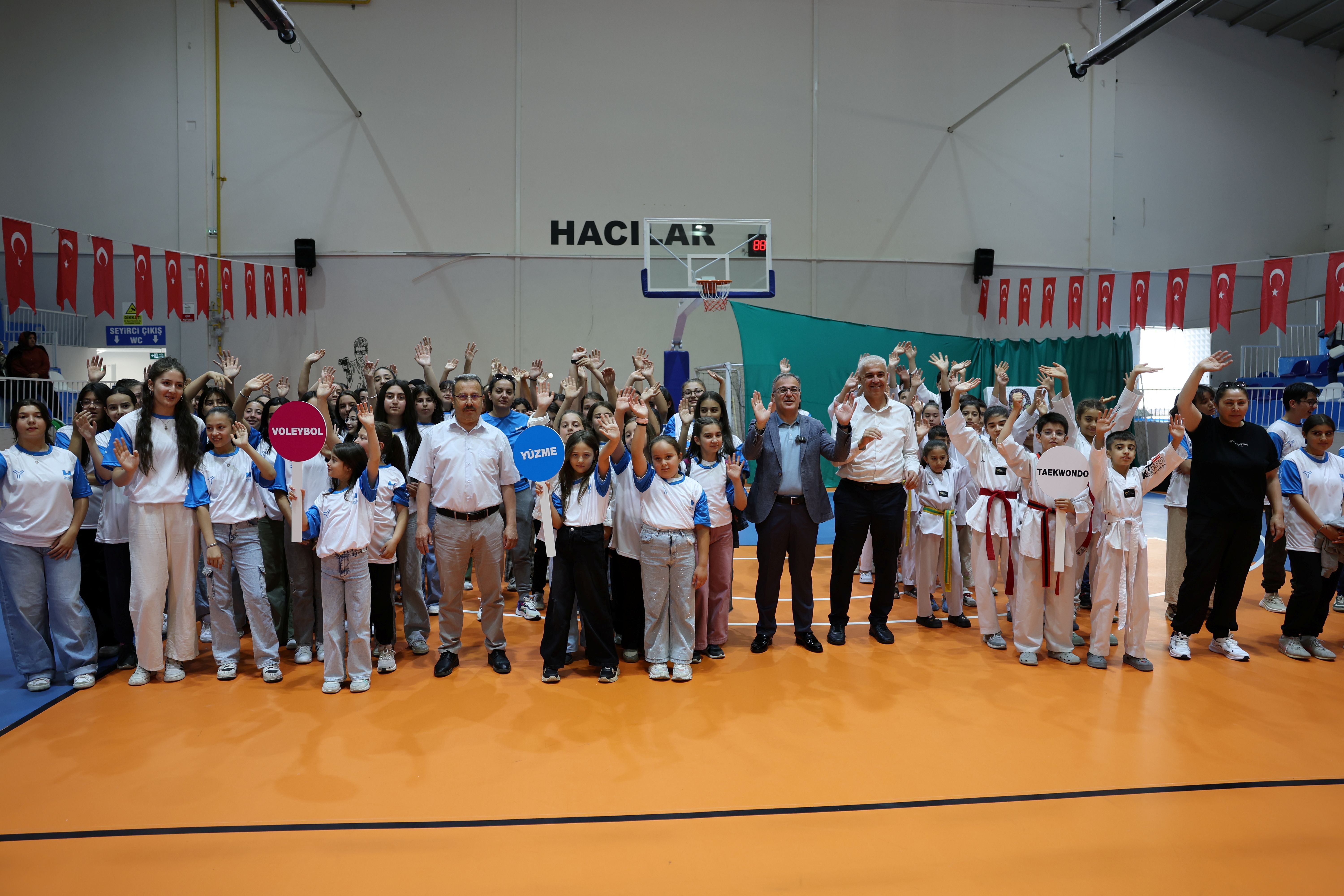 Hacılar'daki Yaz Spor Okulları'nda bu yıl 1000 öğrenci sporla buluştu