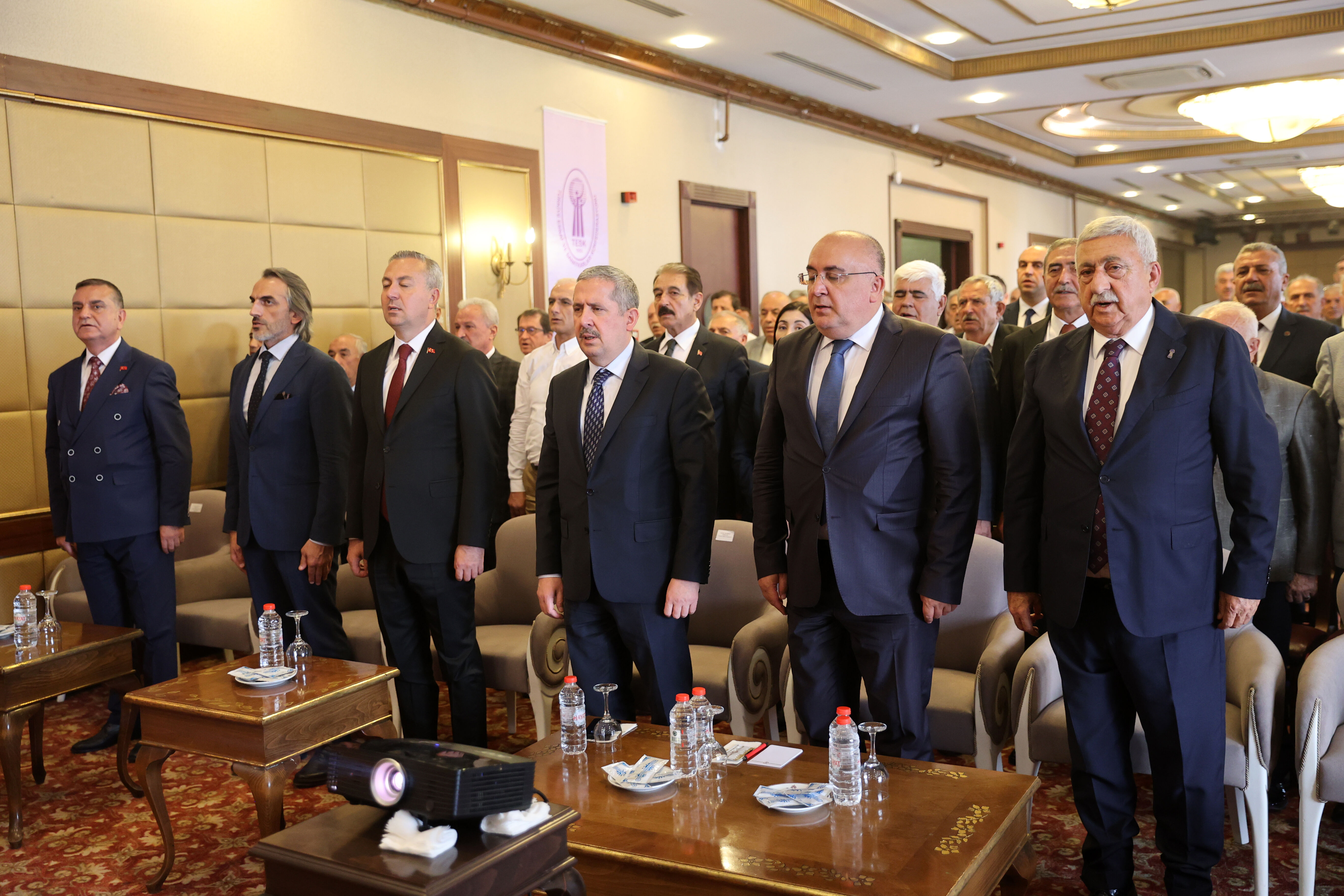 Sivas'ta Esnaf ve Sanatkarlar Meslek Kuruluşları Bölge Toplantısı düzenlendi