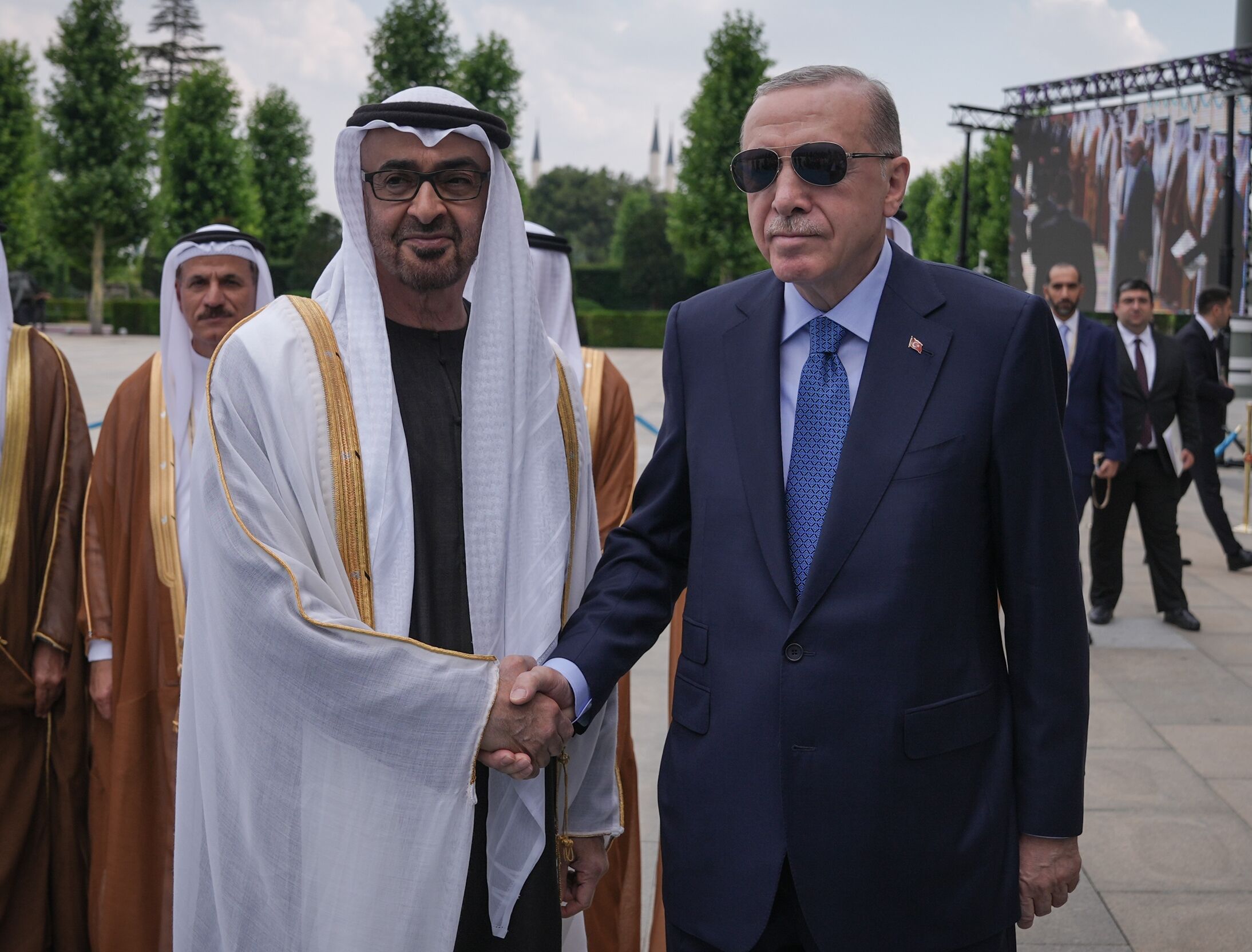 Cumhurbaşkanı Erdoğan, BAE Devlet Başkanı Al Nahyan'ı resmi törenle karşıladı