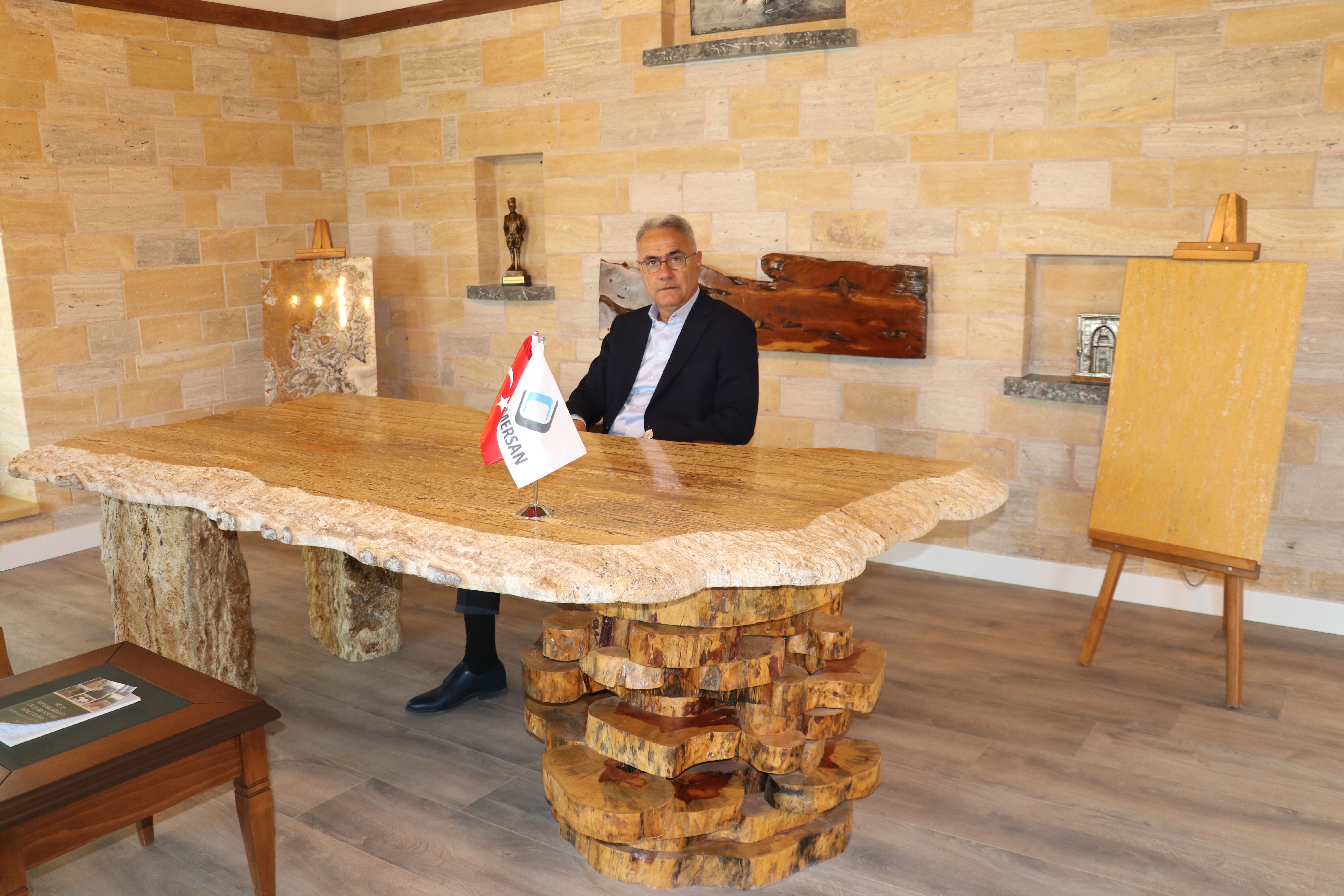 Sivas'ta çıkarılan oniks mermeri Avrupa, Asya ve Orta Doğu'ya ihraç ediliyor