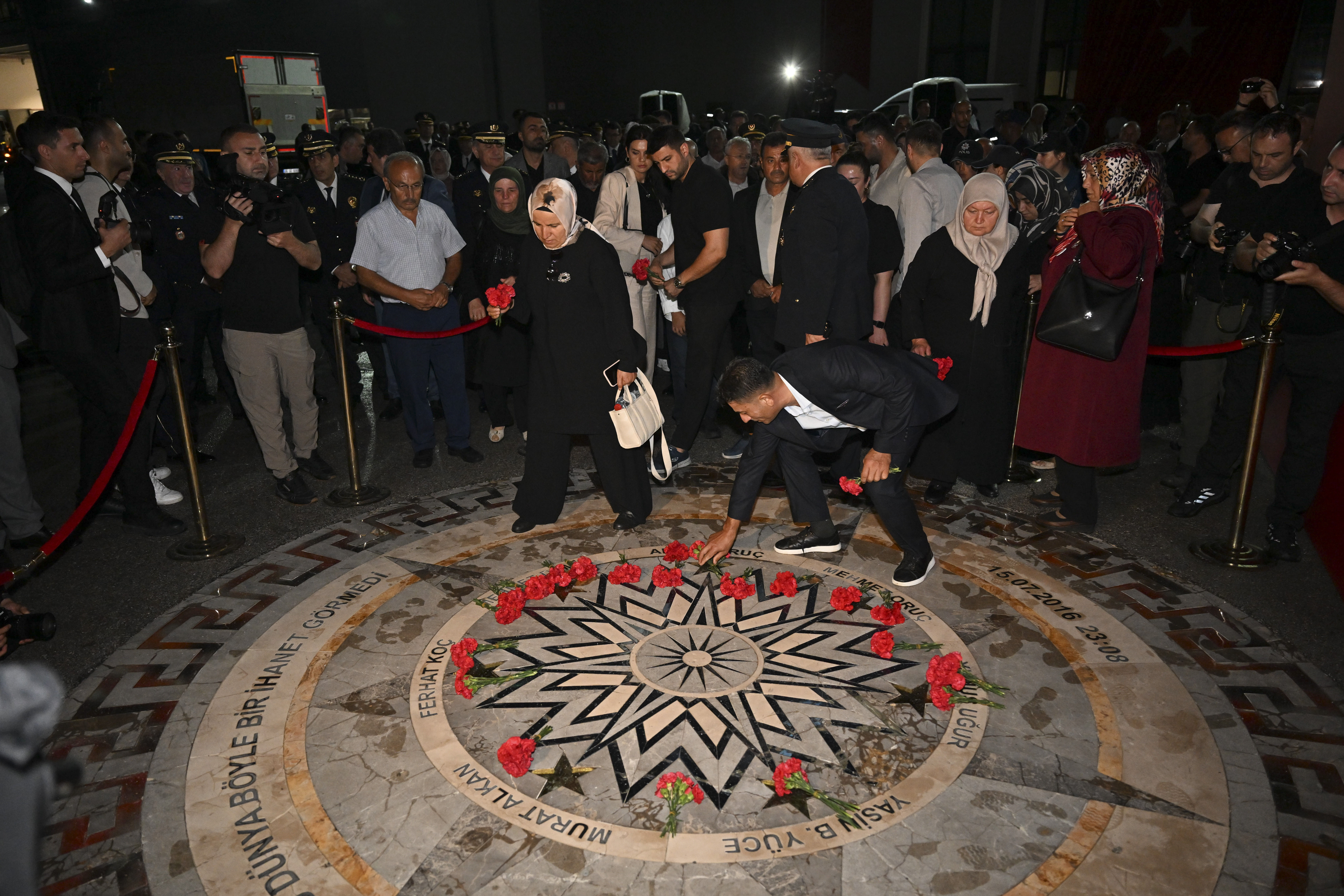 Emniyet Genel Müdürü Demirtaş, Gölbaşı Özel Harekat Başkanlığı'ndaki 15 Temmuz programında konuştu: