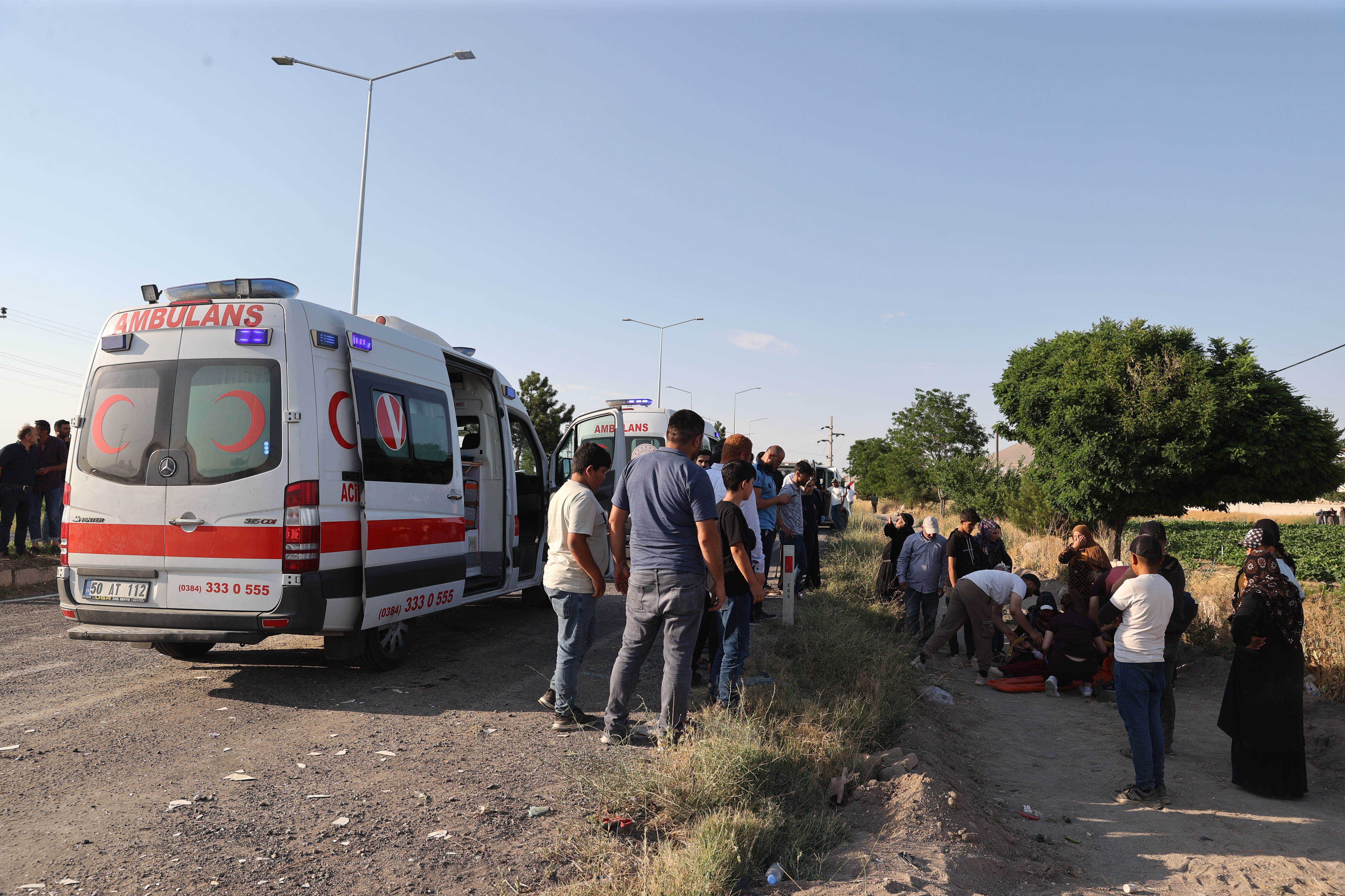 Nevşehir'de işçi minibüsü ile hafif ticari aracın çarpıştığı kazada 9 kişi yaralandı
