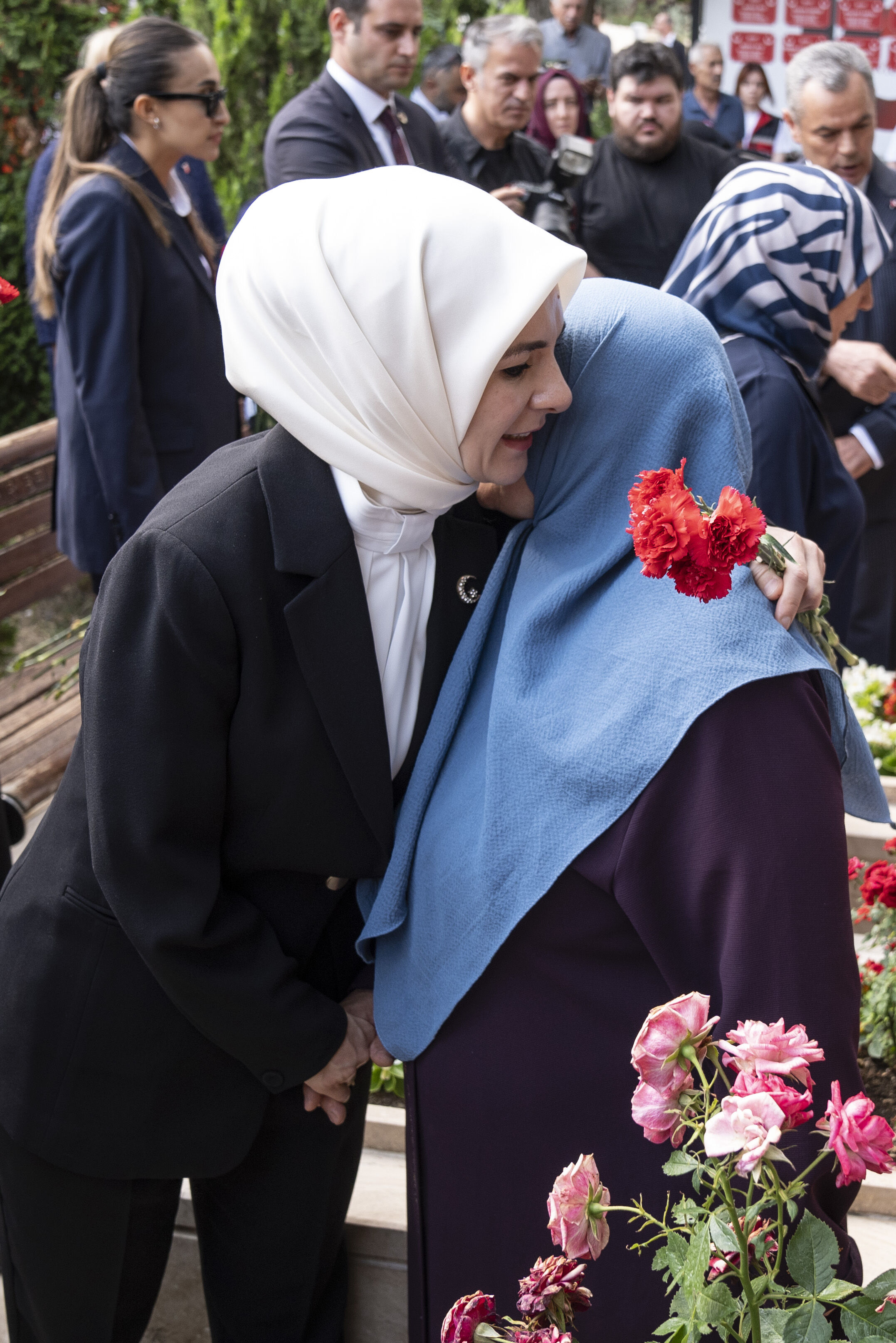 Bakanlar Yerlikaya ve Göktaş, 15 Temmuz Şehitliği'ndeki anma törenine katıldı