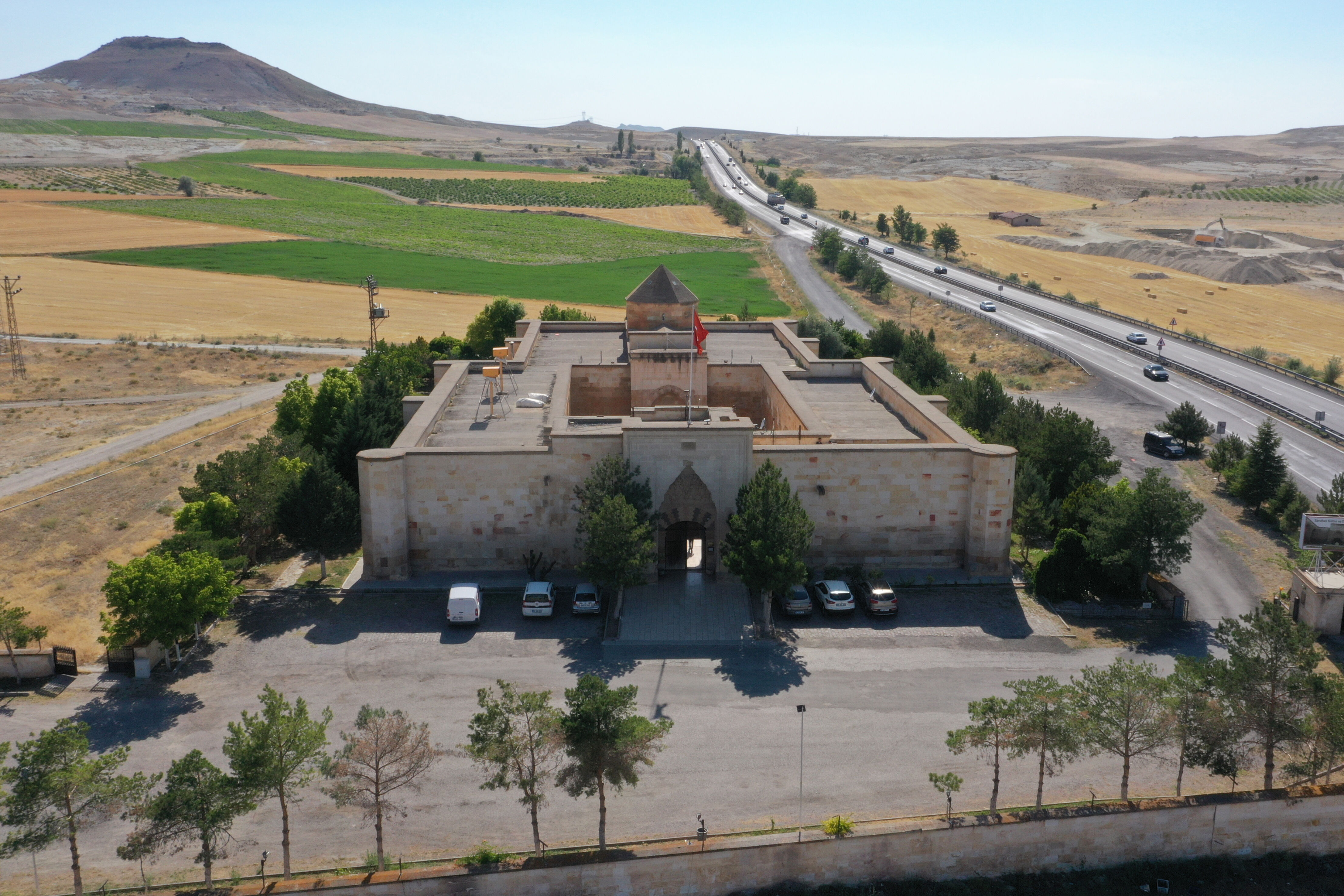 Kapadokya'da tarih ve tasavvuf 8 asırlık kervansarayda buluşuyor