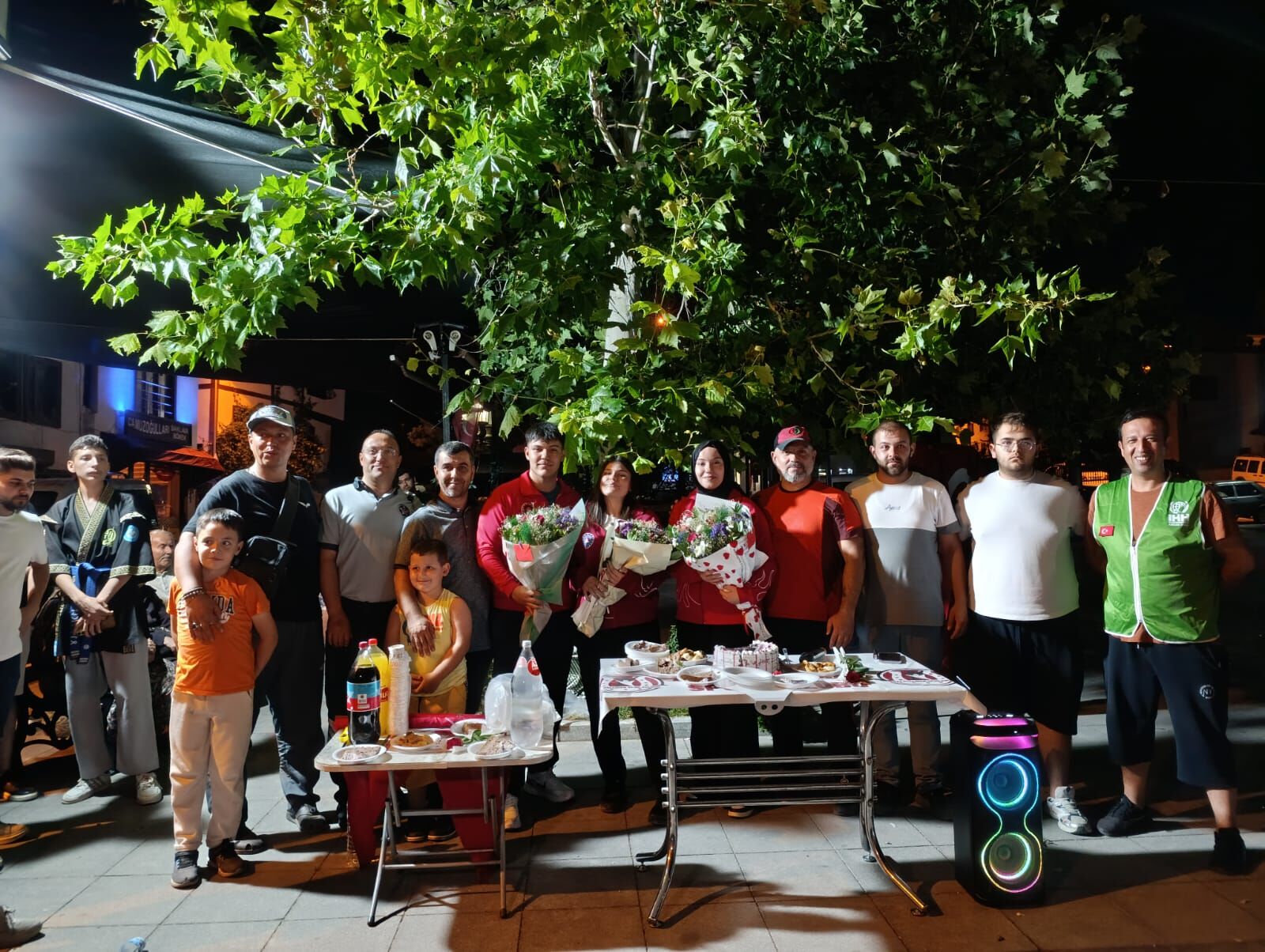 Nallıhan'da sporculara çiçekli karşılama