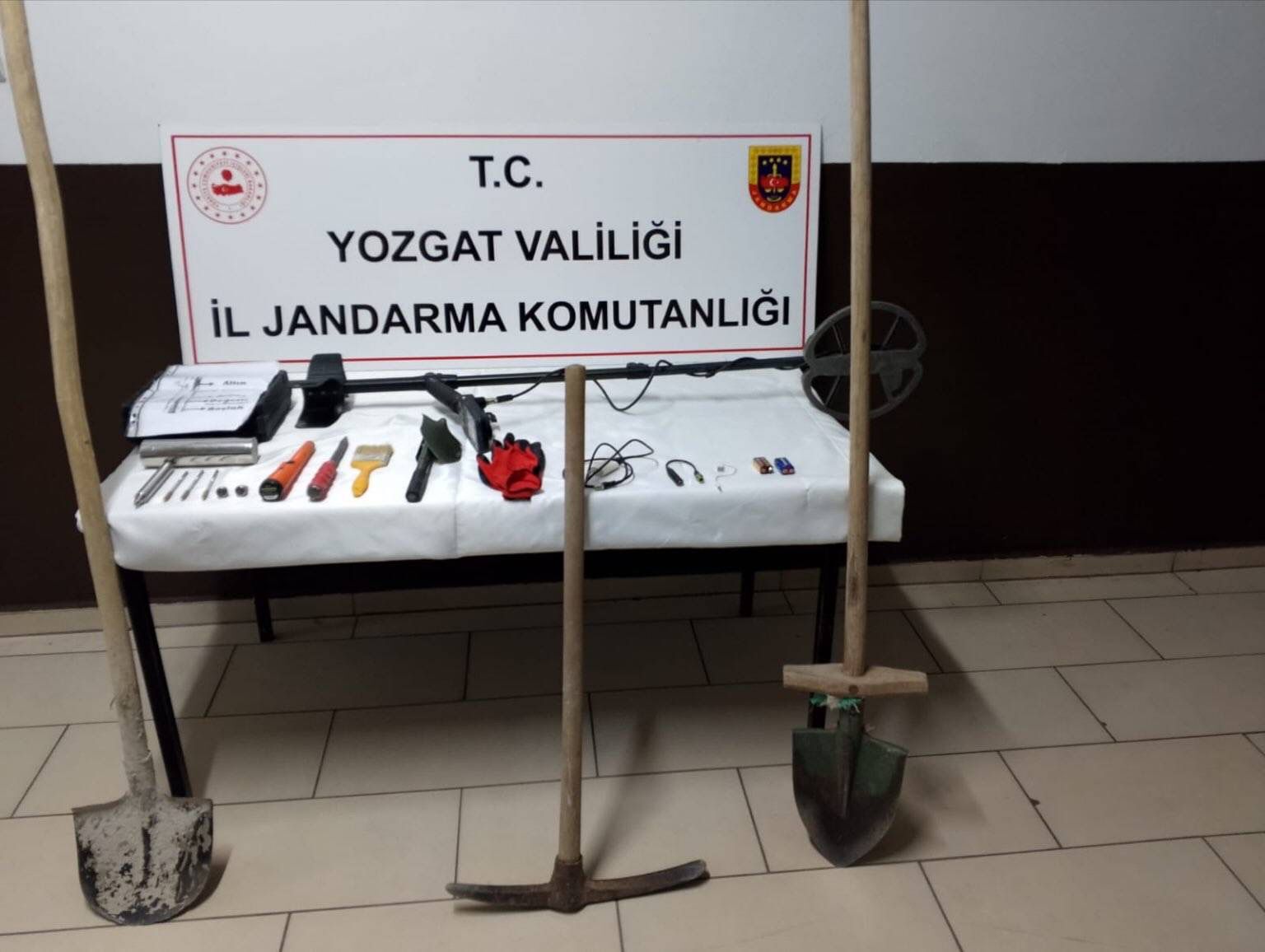Yozgat'ta izinsiz kazı yapan 2 kişi suçüstü yakalandı