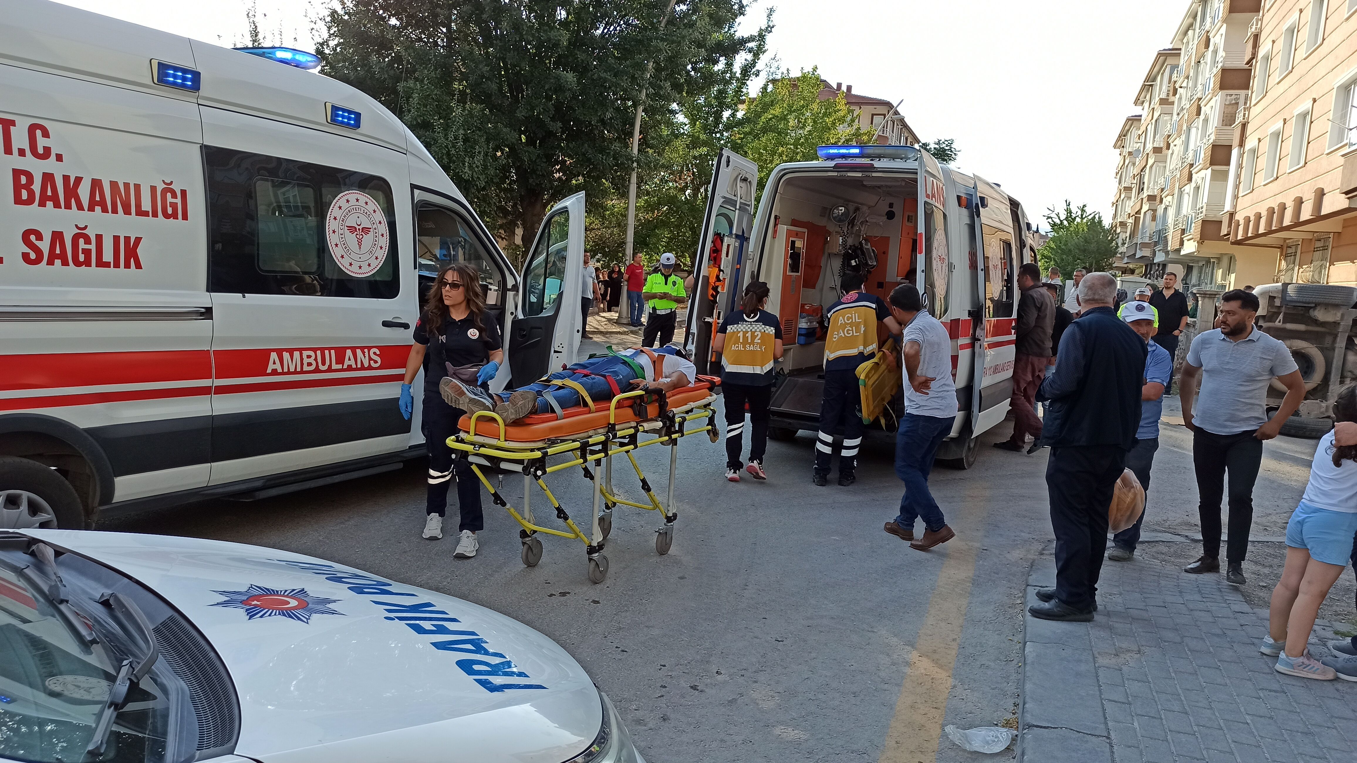 Ankara'da hafif ticari araçların çarpıştığı kazada 2 kişi yaralandı