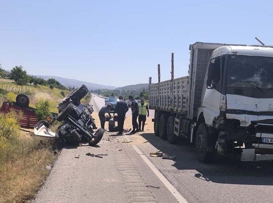 Akıncılar'da kamyon ile traktörün çarpıştığı kazada 1 kişi yaralandı