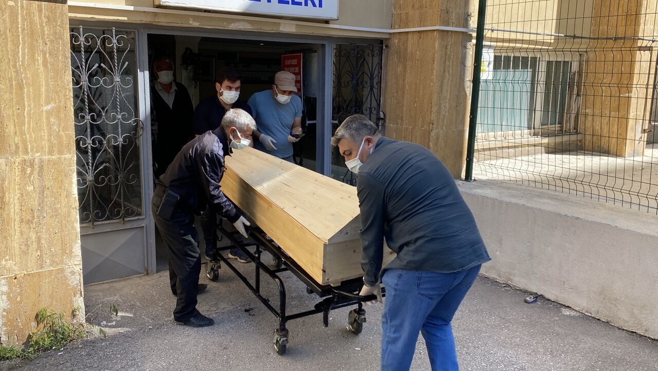 Sivas'ta KKKA hastalığı şüphesiyle tedavi gören kişi öldü