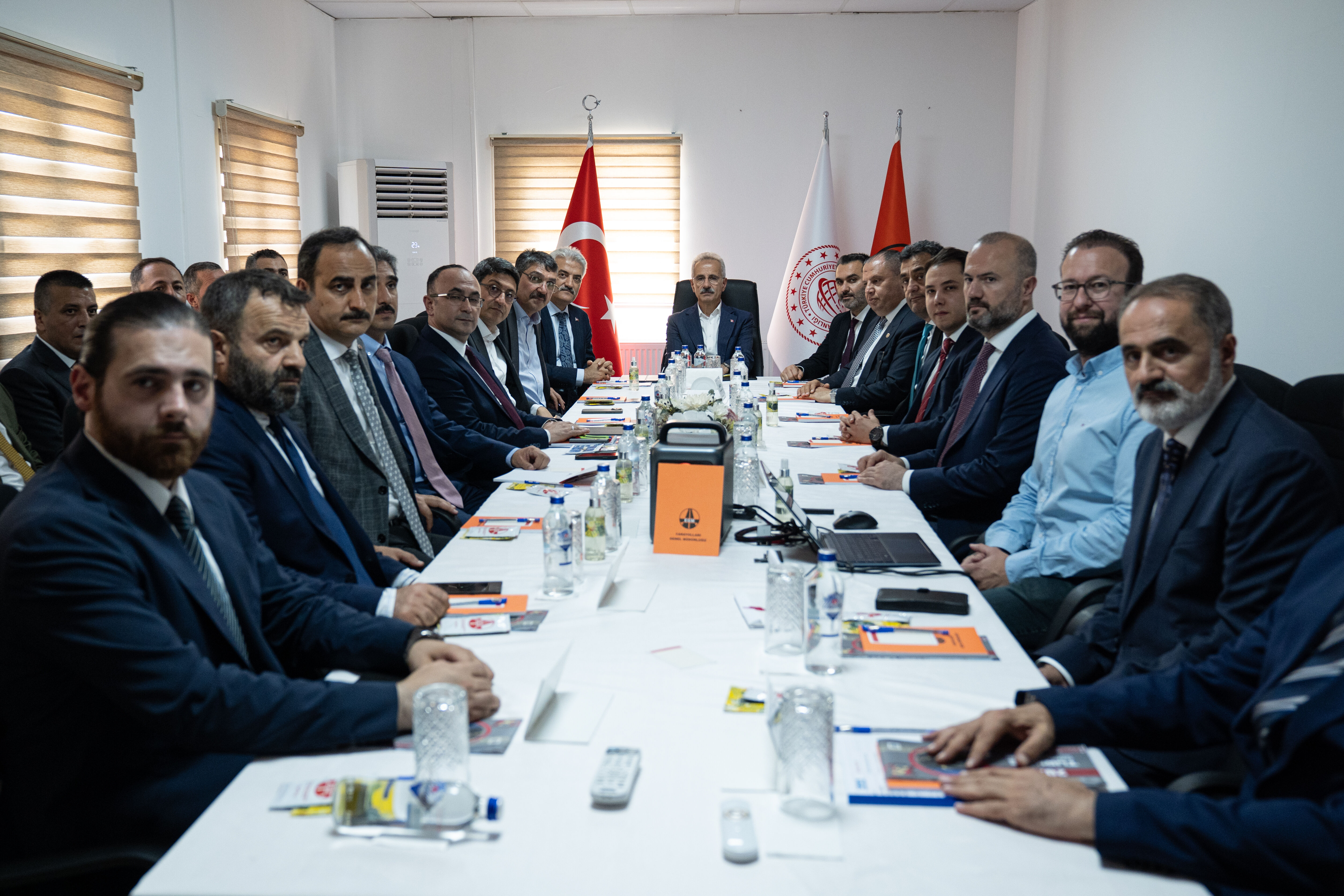 Bakan Uraloğlu, Ankara-Kırıkkale-Delice Otoyolu şantiyesinde incelemelerde bulundu: