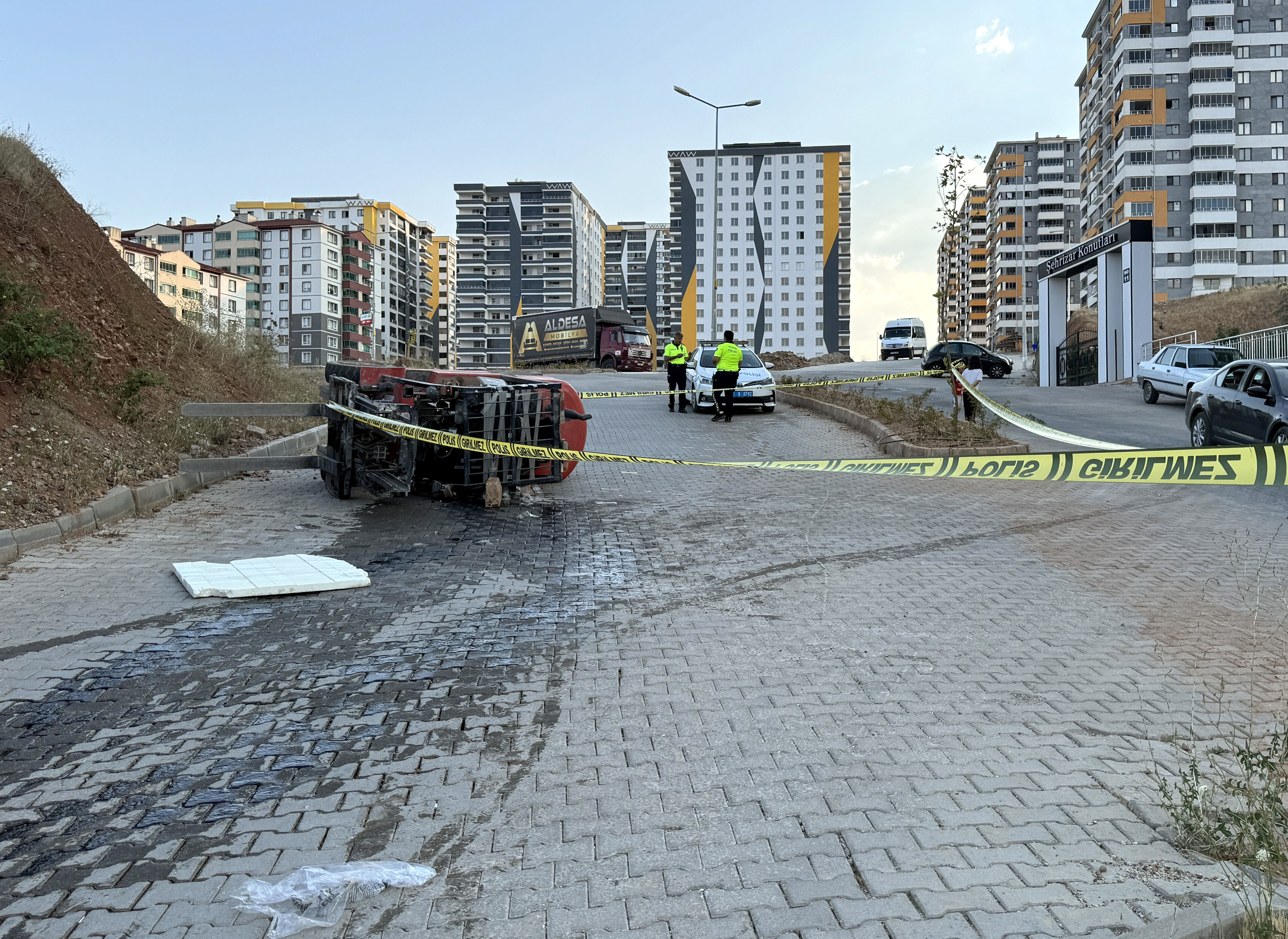 Kırıkkale'de devrilen forkliftin altında kalan 16 yaşındaki sürücü yaşamını yitirdi