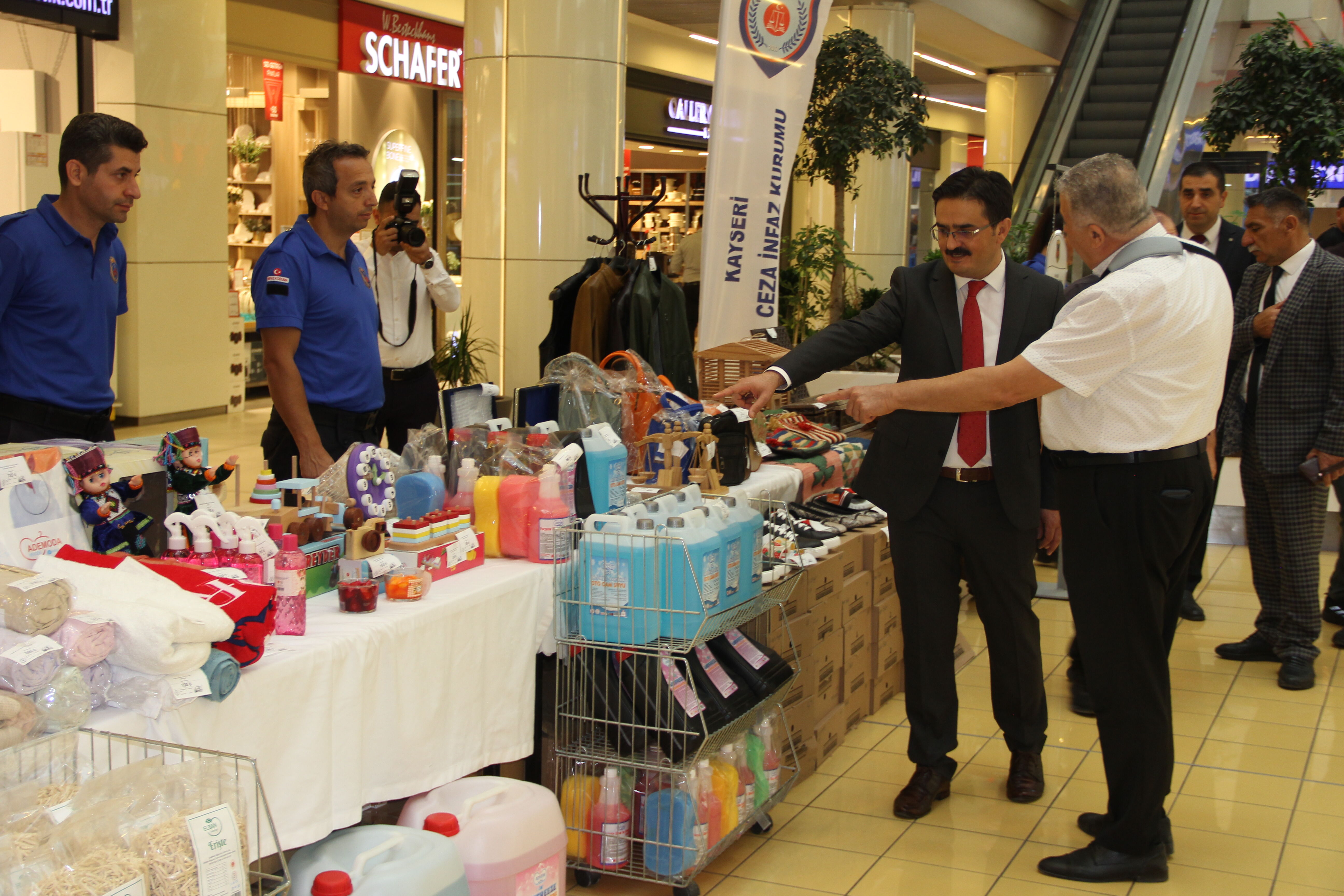 Kayseri'de 'Ceza İnfaz Kurumları Ürün ve El Sanatları' sergisi açıldı