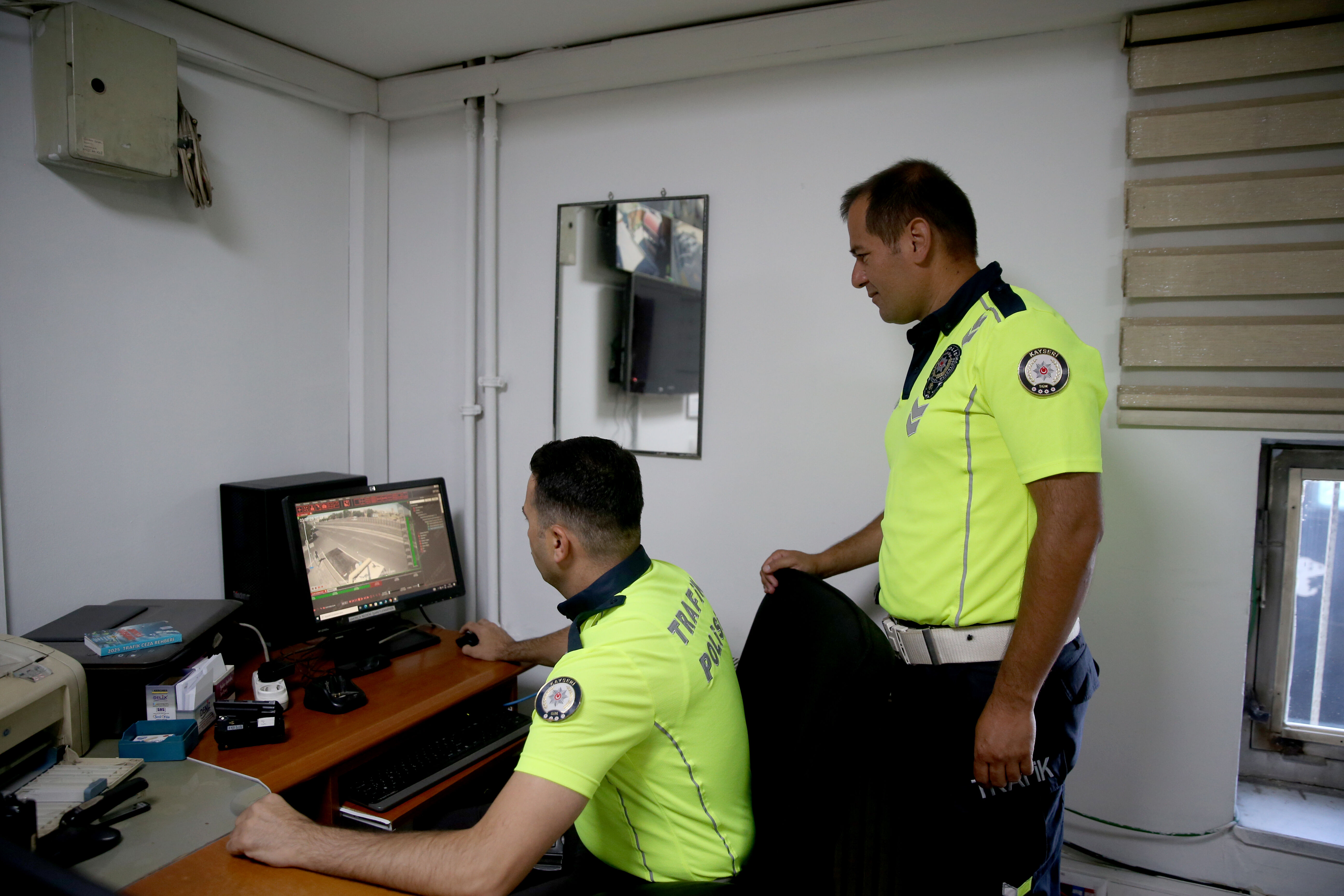 Kayseri'de oluşturulan özel ekip, trafiği tehlikeye düşüren sürücülerin izini sürüyor