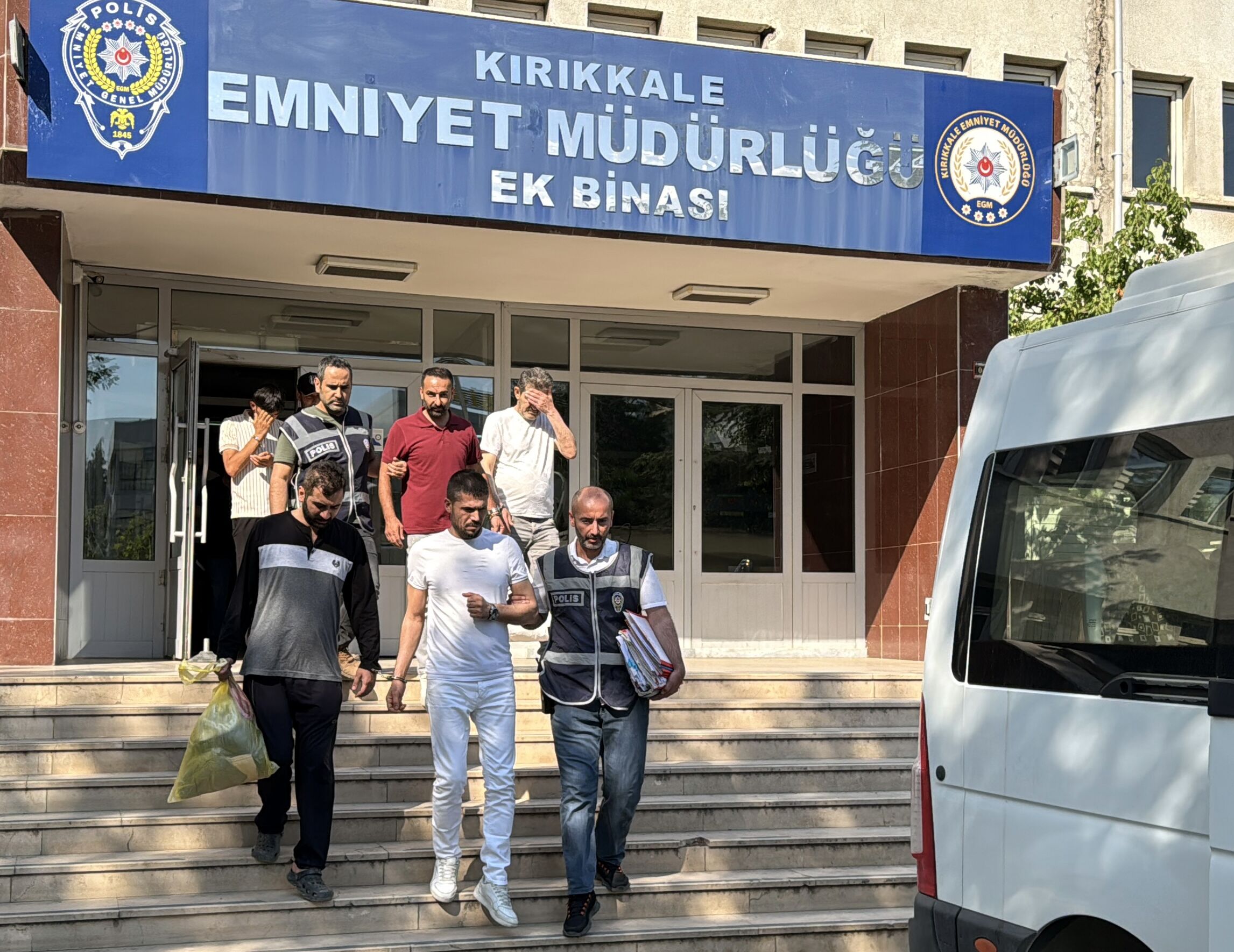 Kırıkkale'de 7'si hükümlü aranan 9 kişi yakalandı