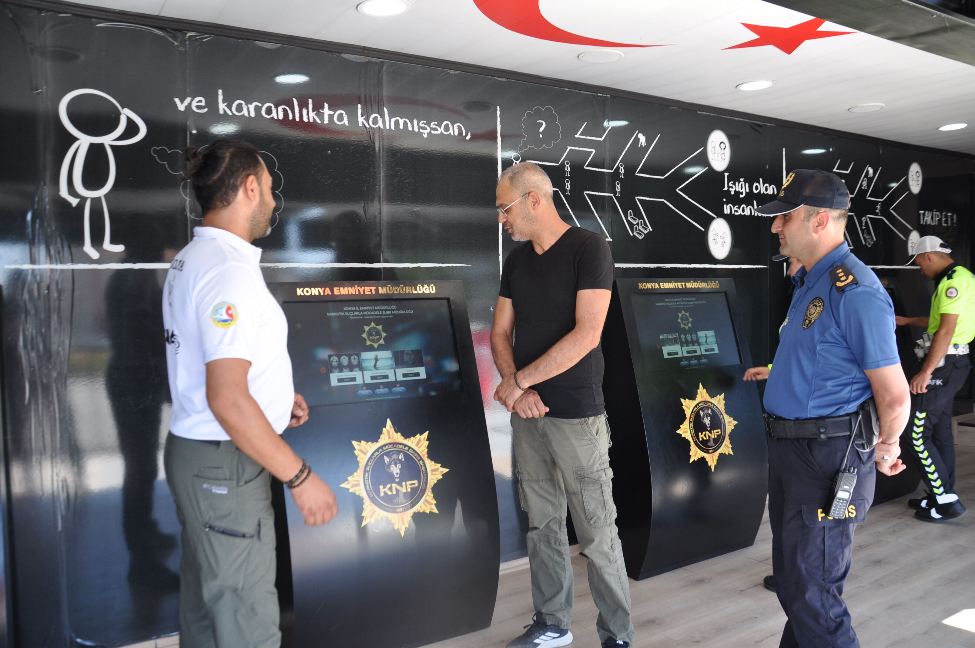 Akşehir'de narkotik tırında vatandaşlar bilgilendirildi