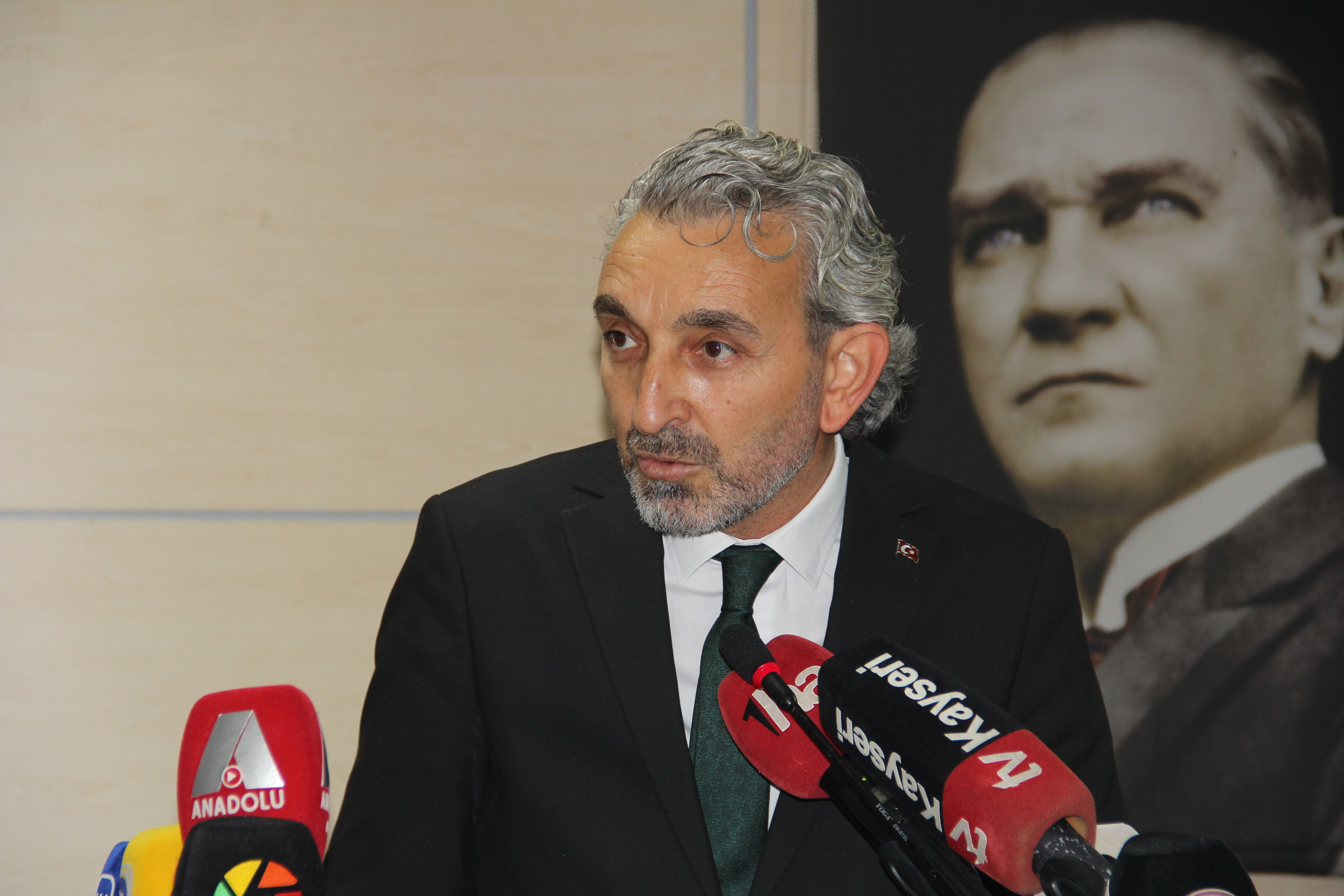 HAK-İŞ Kayseri'de şehitler için anma programı düzenledi