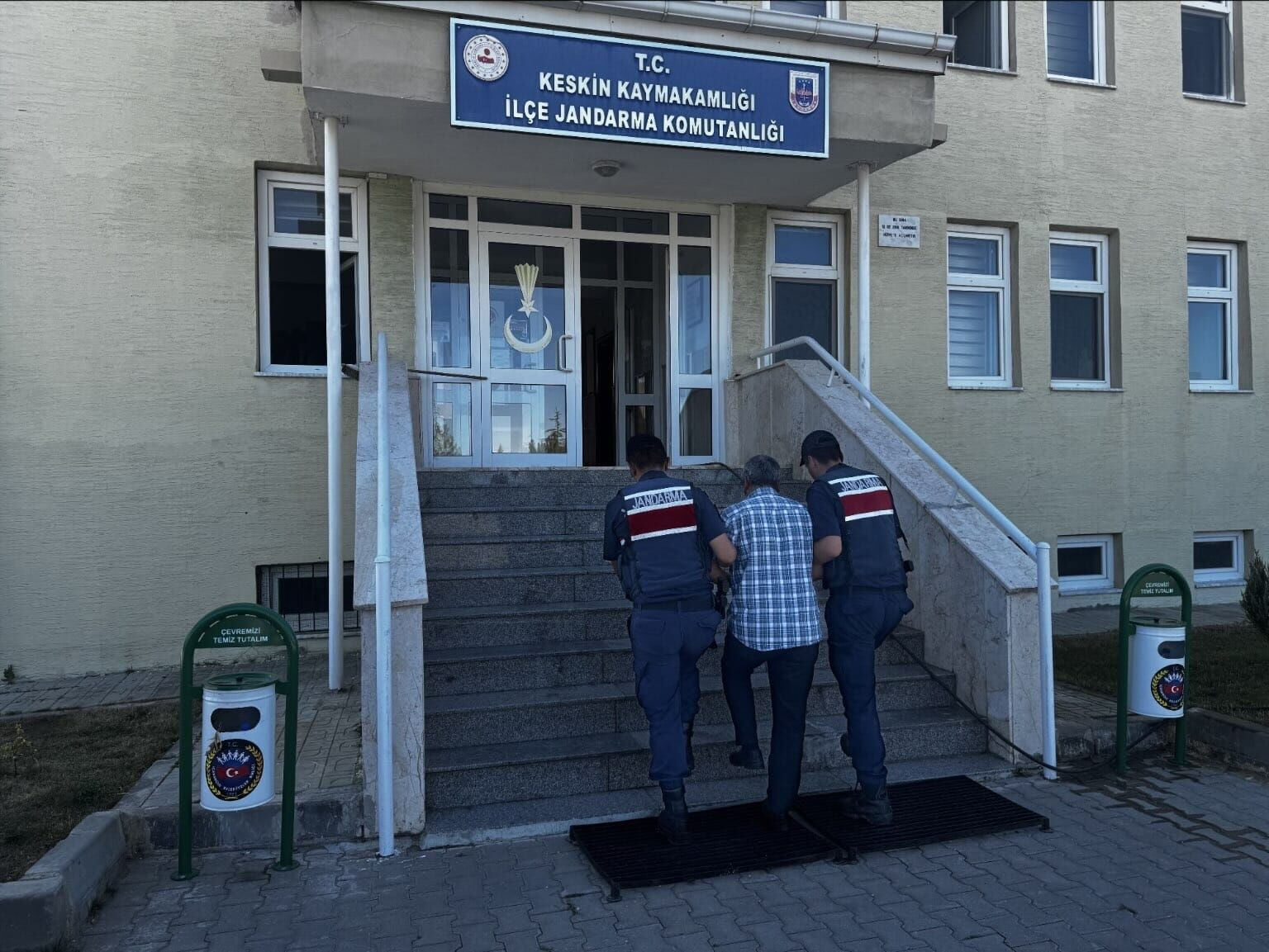 Kırıkkale'de firari 2 hükümlü yakalandı