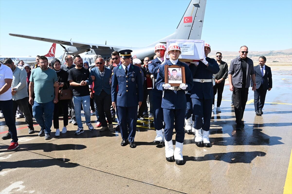 Şehit Piyade Sözleşmeli Er Özkan Özkanlı'nın cenazesi Aksaray'a getirildi