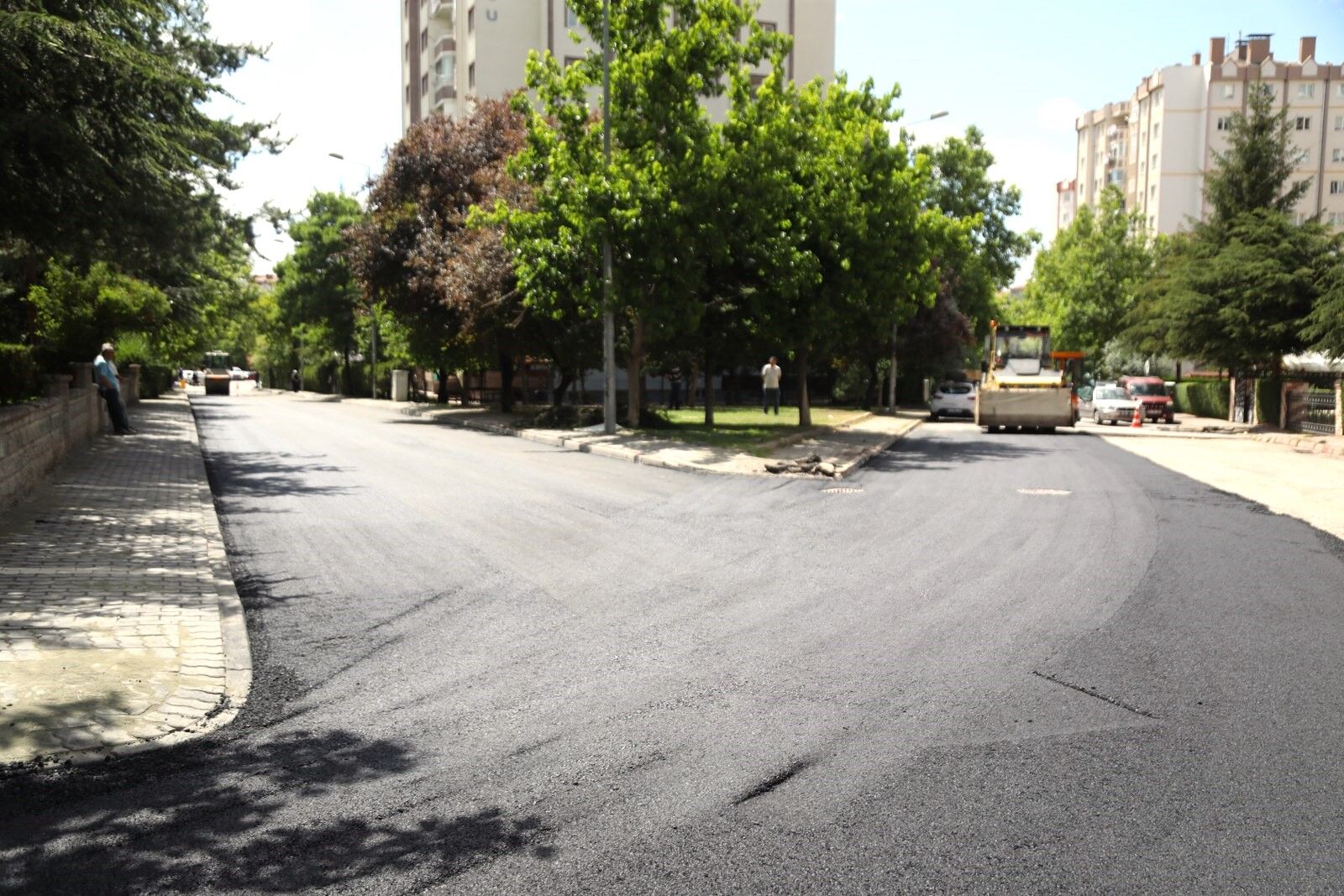 Melikgazi Belediyesi, İldem'de yeni asfalt ve parke serim çalışmasına devam ediyor