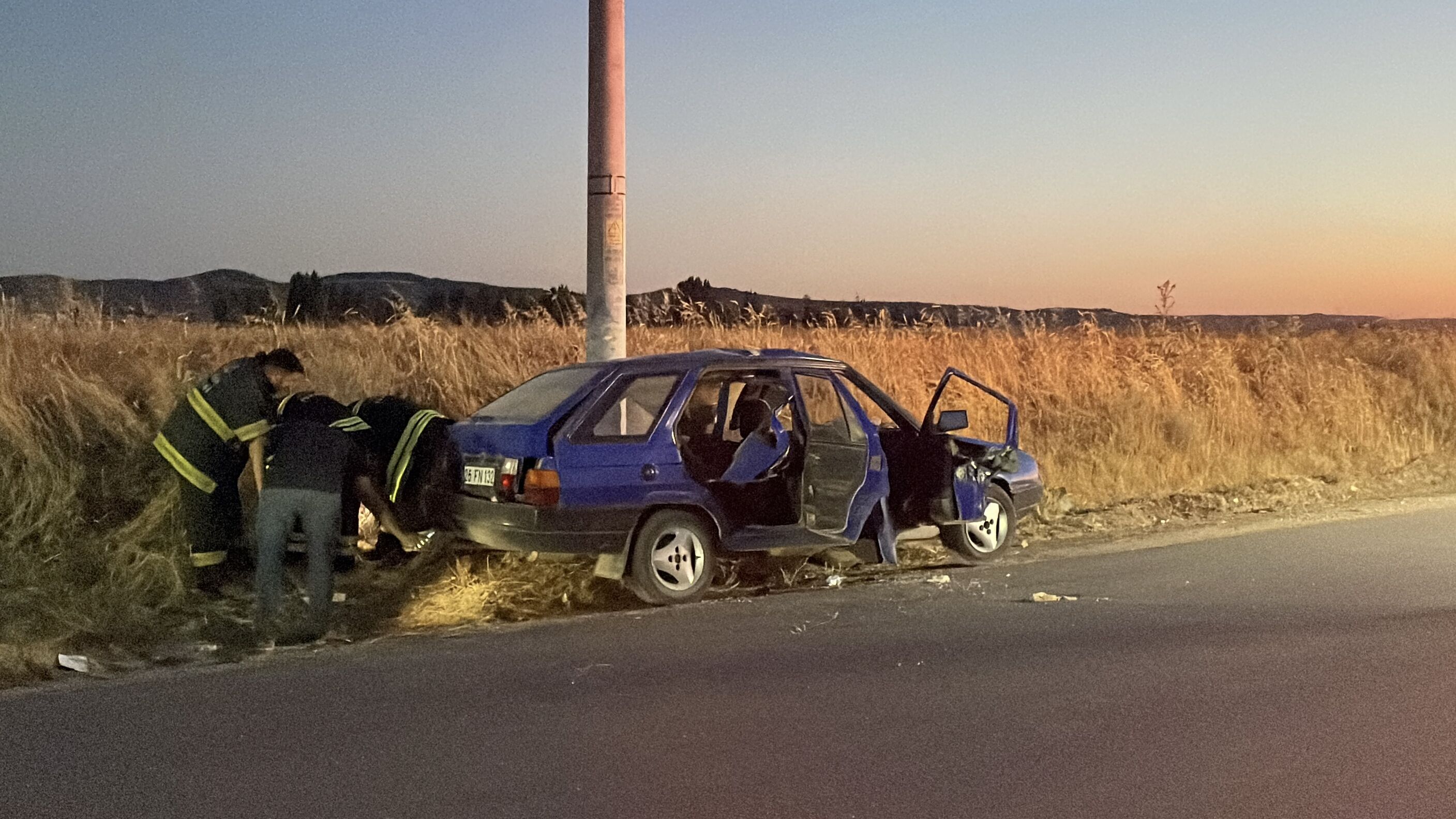 Eskişehir'de otomobildeki 4 kişi yaralandı