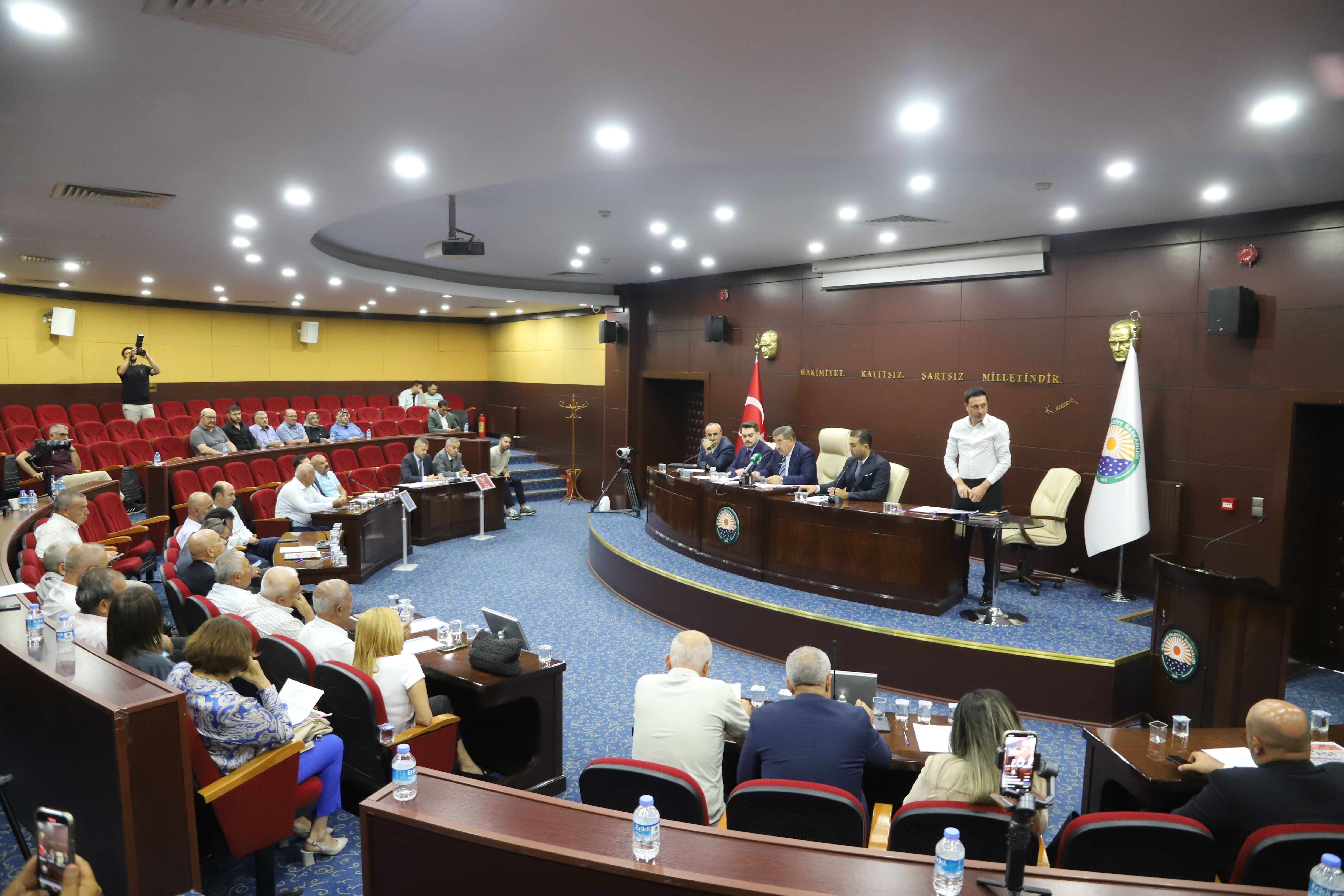Gölbaşı'nda Hazreti Muhammed'in karikatür çizimini yayımlayan dergiye tepki