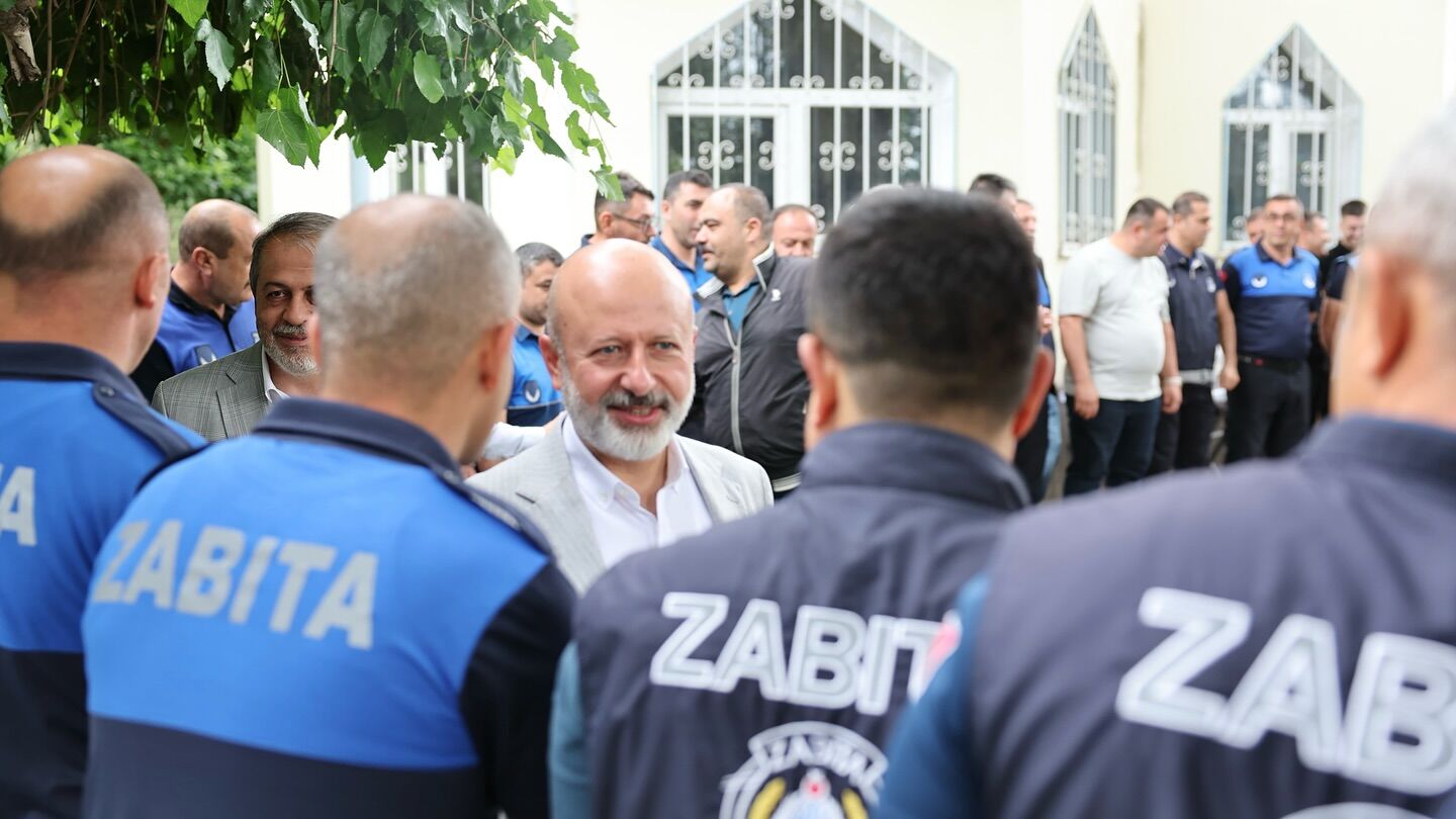 Başkan Çolakbayrakdar, zabıta personeliyle bir araya geldi